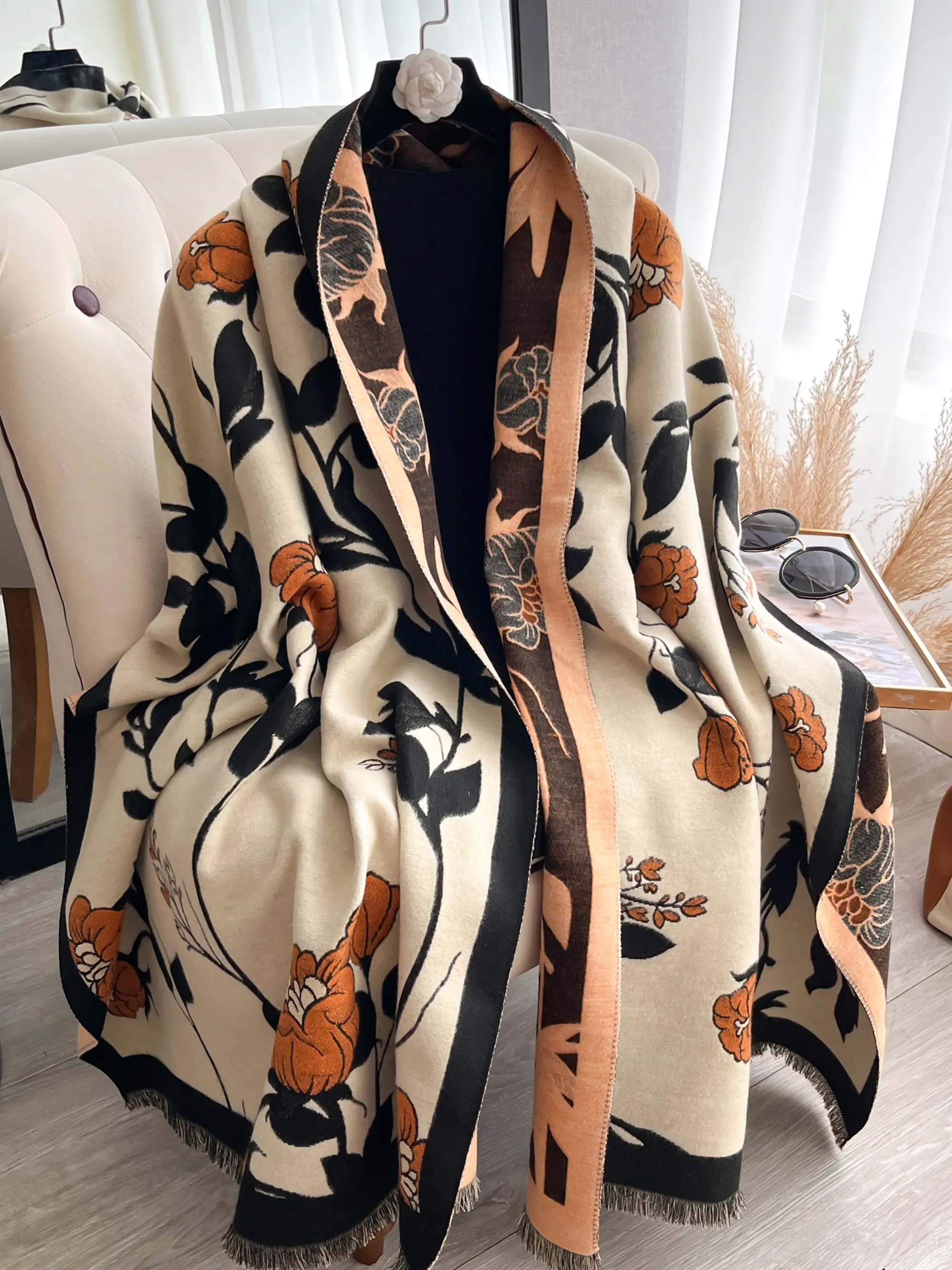 Bohemian Style Reversible Soft Warm Jacquard Imitation Cashmere Scarf, Fashion Floral Jacquard Shawl, Perfect for Fall & Winter Daily Wear