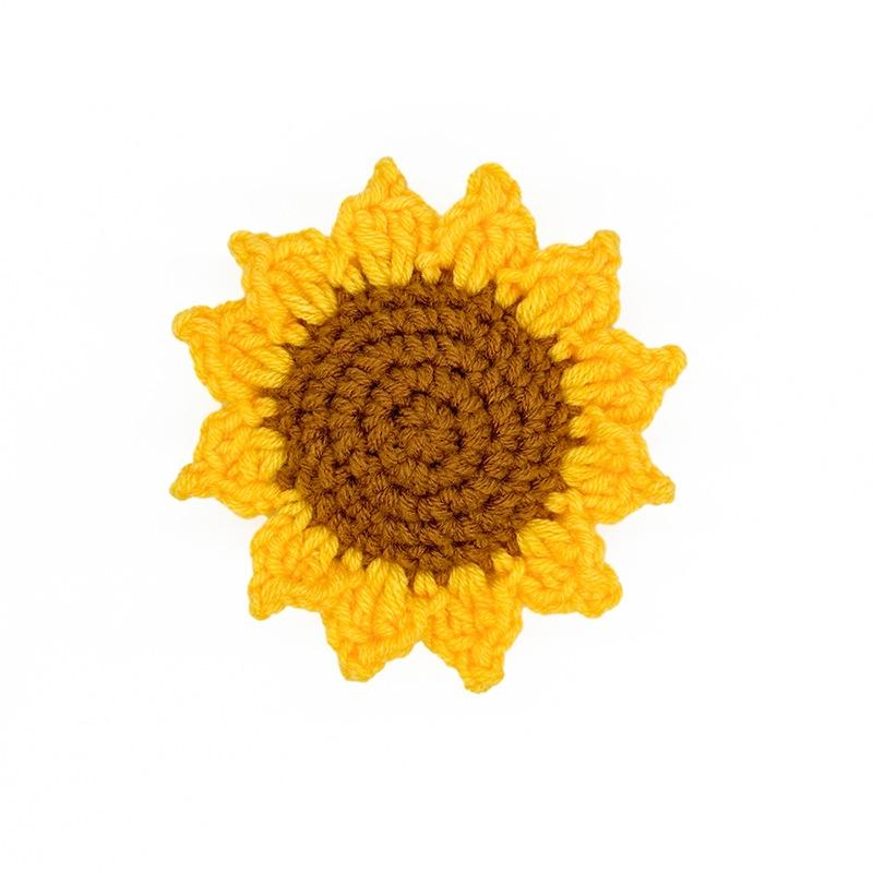 Handwoven sunflower head bouquet potted pen holder, simulated bouquet, preserved flower decoration