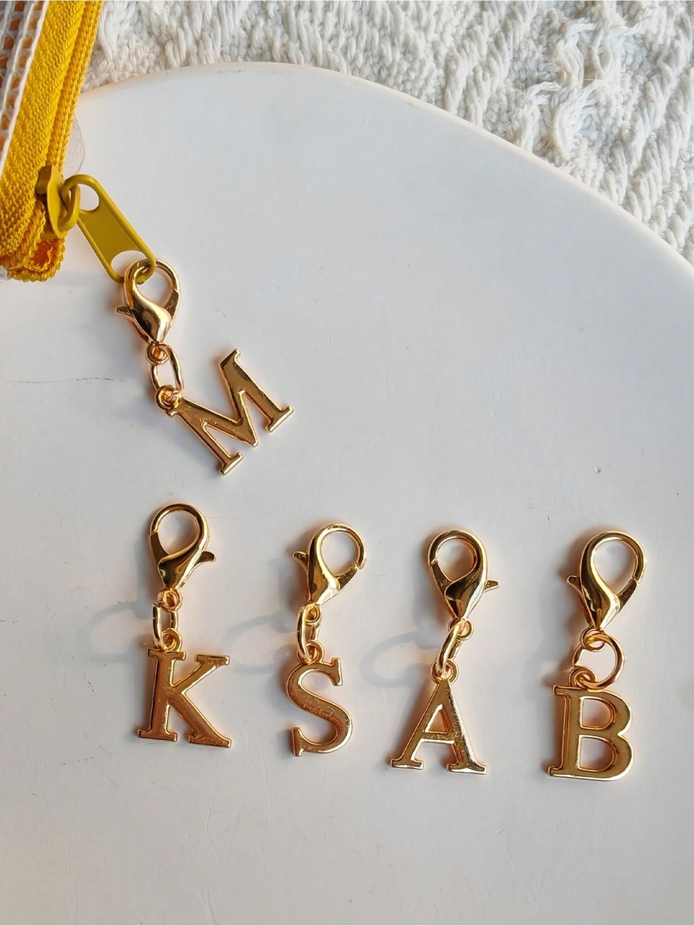 Alphabet A-Z Keychain - Sophisticated and elegant gold metal alphabet keychain with lobster clasp, suitable for vacations, dates, beach activities, shopping, commuting and studying, etc. Ideal for wallets, backpacks and car keys |.