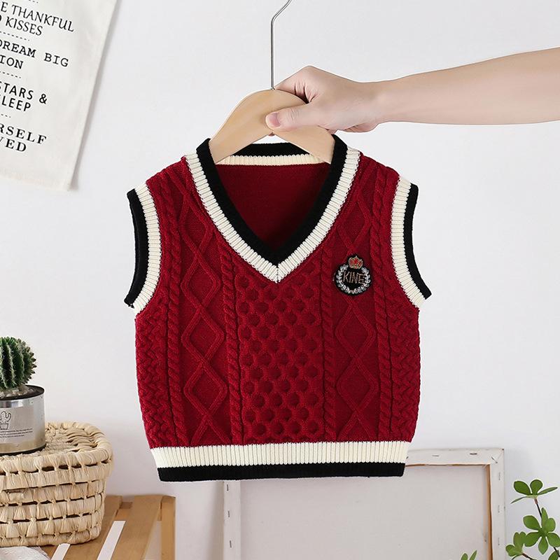 Spring and Autumn Infant V-Knitted Vest, Simple Woolen Waistcoat Boys and Girls, Versatile Outerwear, Soft and Skin-friendly, Stylish Daily Outings, Children's Layered Sweater Vest