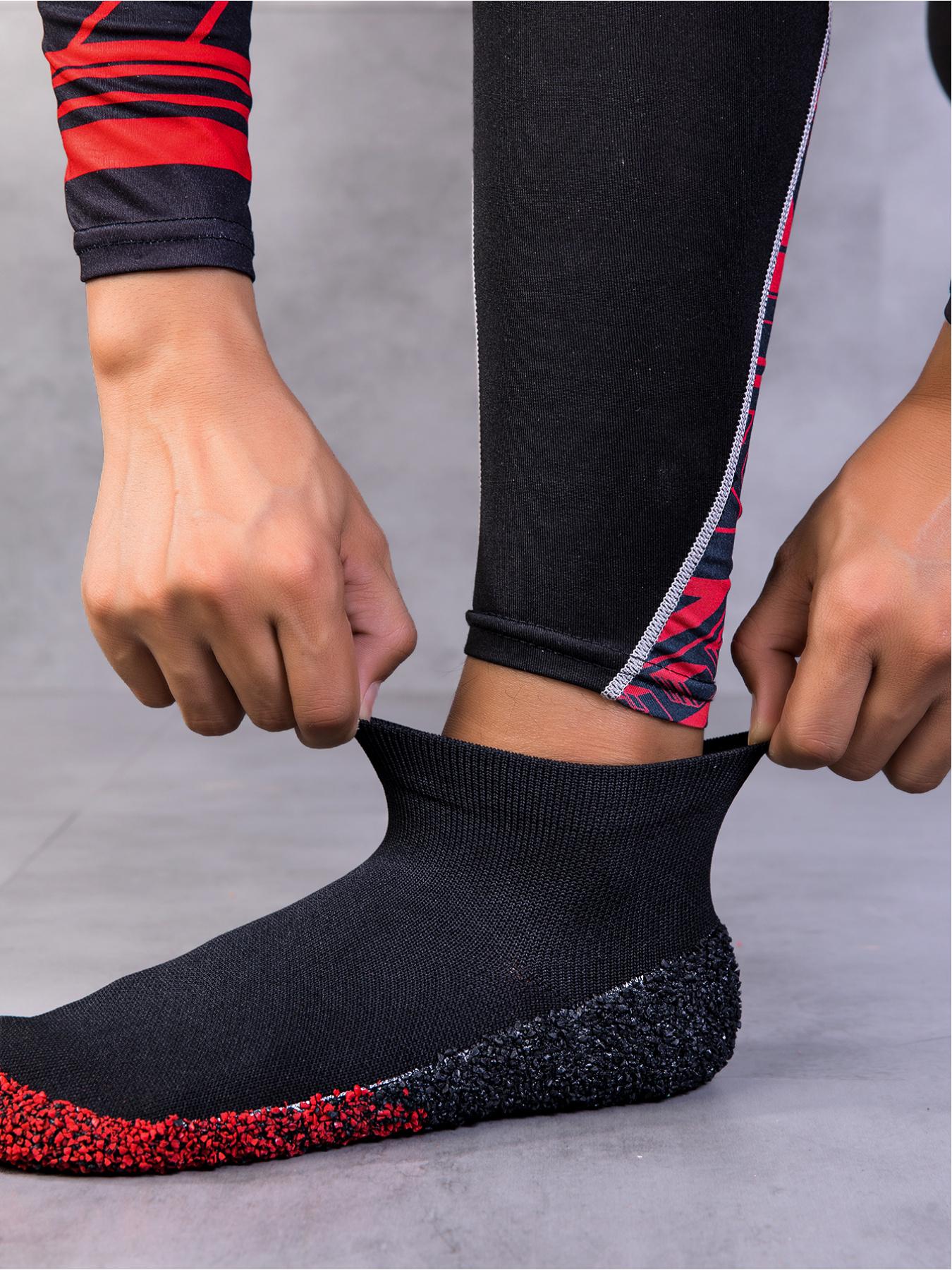 Men's widened elastic knitted foot socks with a red particle sole for strong grip, soft and skin friendly fabric for comfortable wrapping, and a heel loop design for easy on and off. Essential for gym yoga and daily casual indoor exercise