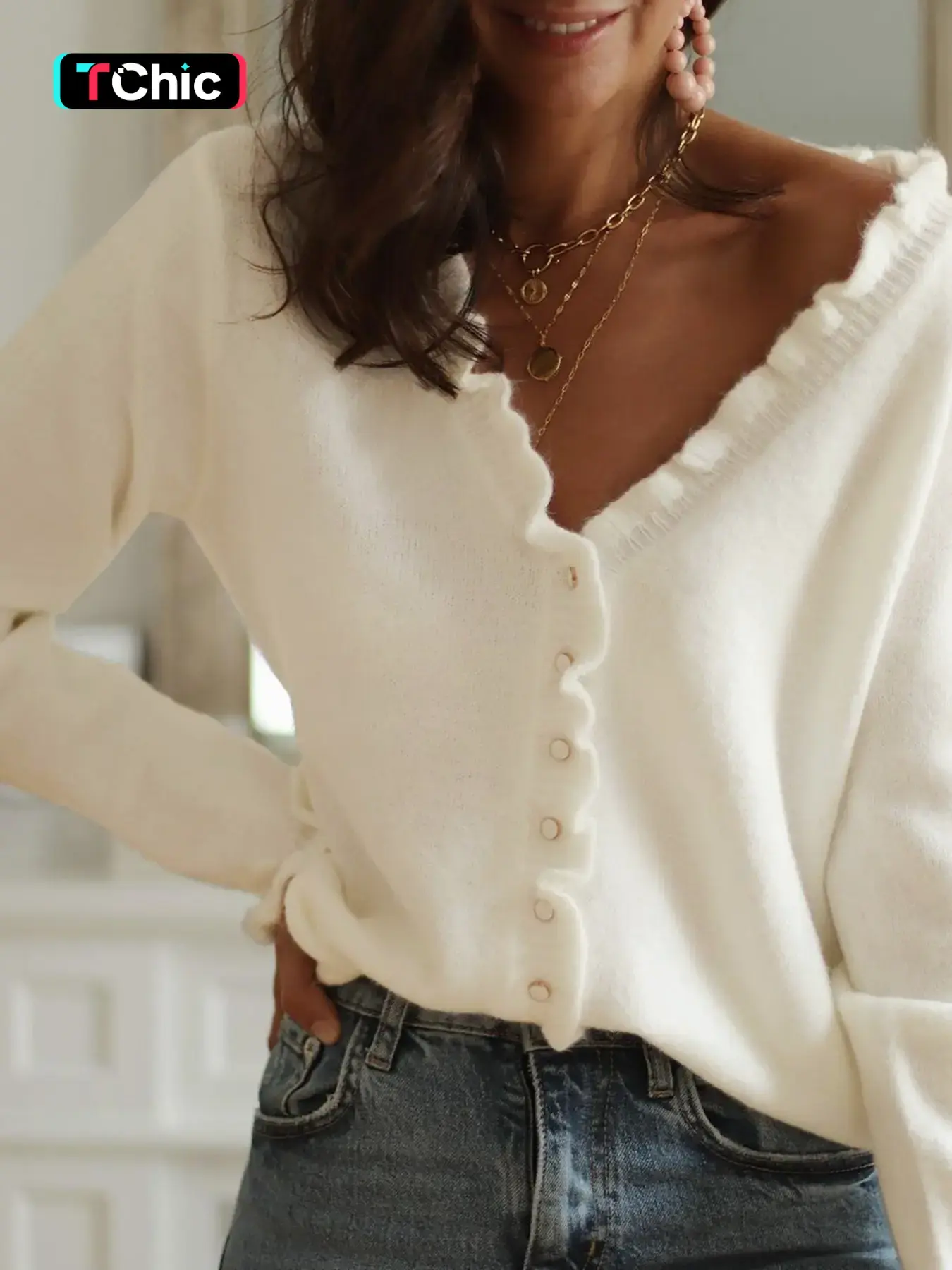 Women's Solid V-Neck Ruffled Button Fall Winter French Elegant Daily Outing Date Casual Fashion Versatile Long Sleeve Knit Cardigan
