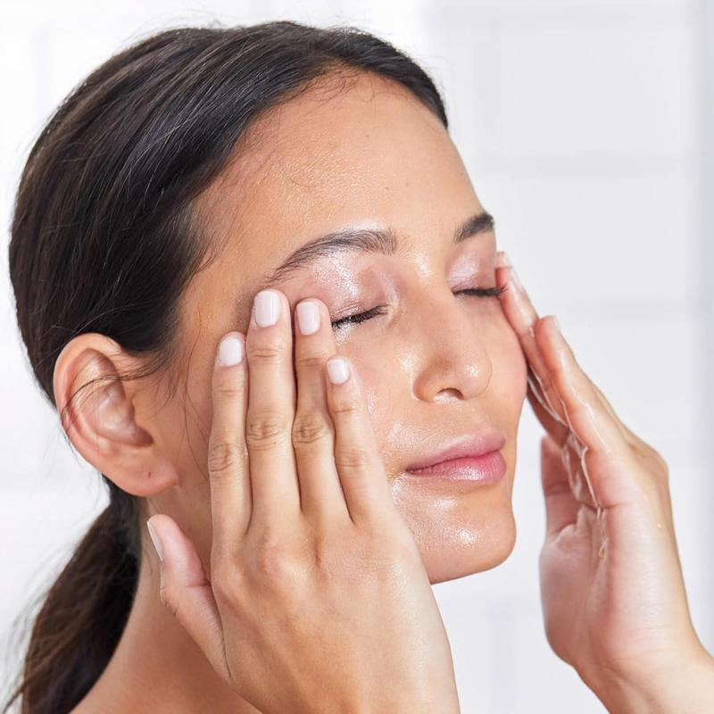 100ML Centella Cleansing Oil for All Skin Types, Moisturizing Makeup Remover, Gentle Face and Lip Cleanser, Liquid Cosmetics