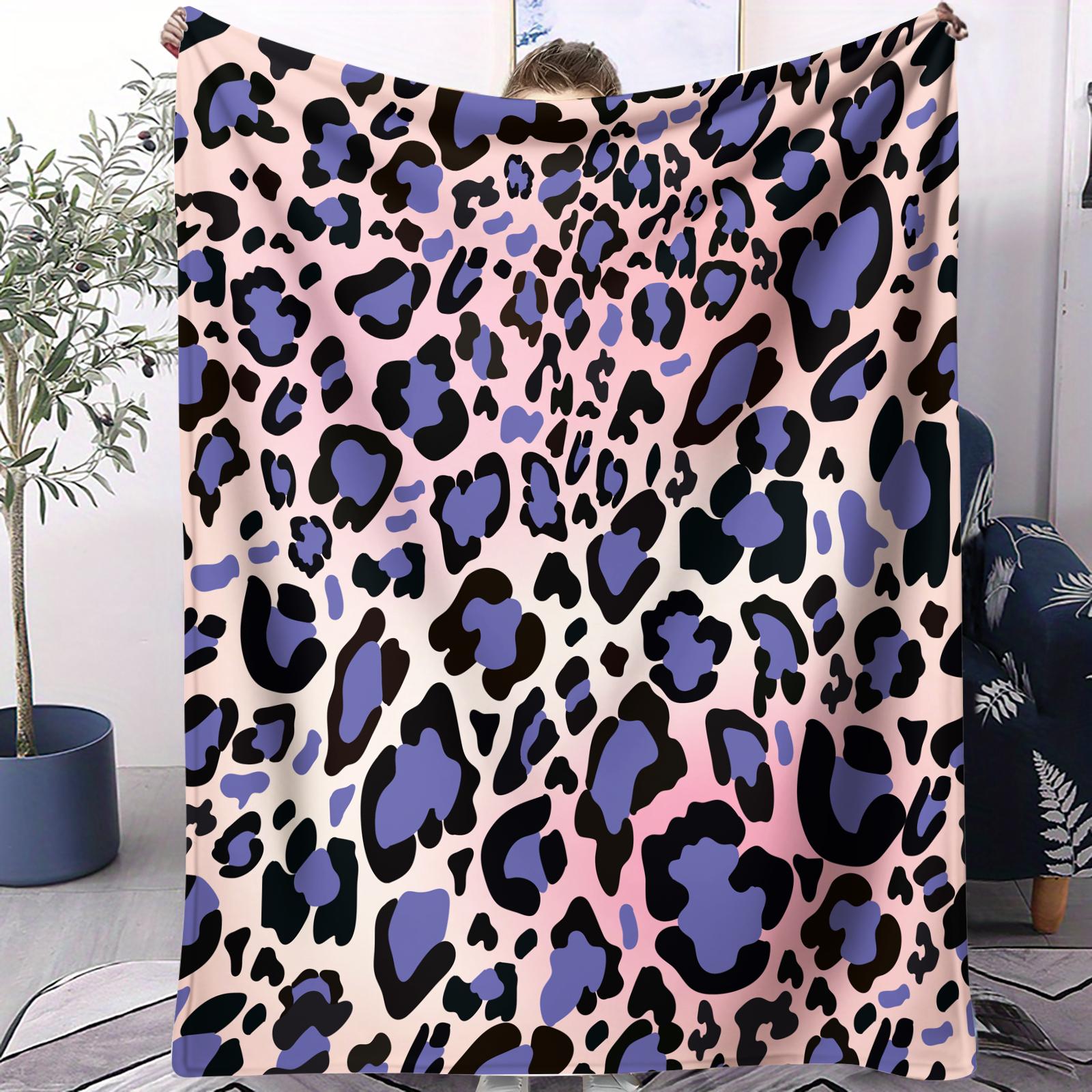 Retro Light Luxury Leopard Print Flannel Blanket, Soft and Fluffy, Warm and Breathable, Suitable for Fashionable Young Women for Home, Office and Travel Use, An Ideal Gift for Relatives and Friends