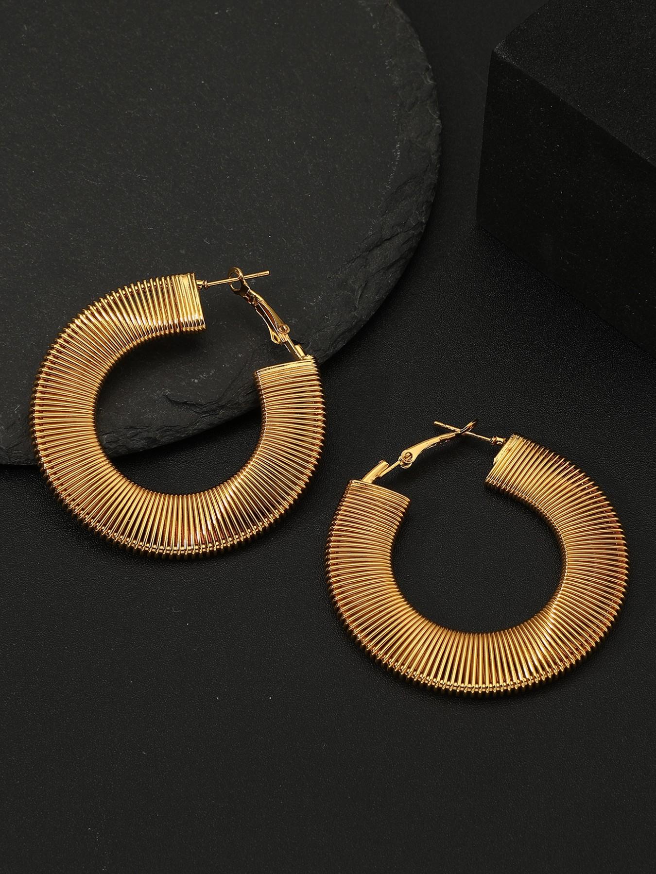 Vintage Striped C-Shaped Hoop Earrings, 18k Plated, Retro Style, Titanium Alloy, All Seasons, Luxury Ear Jewelry