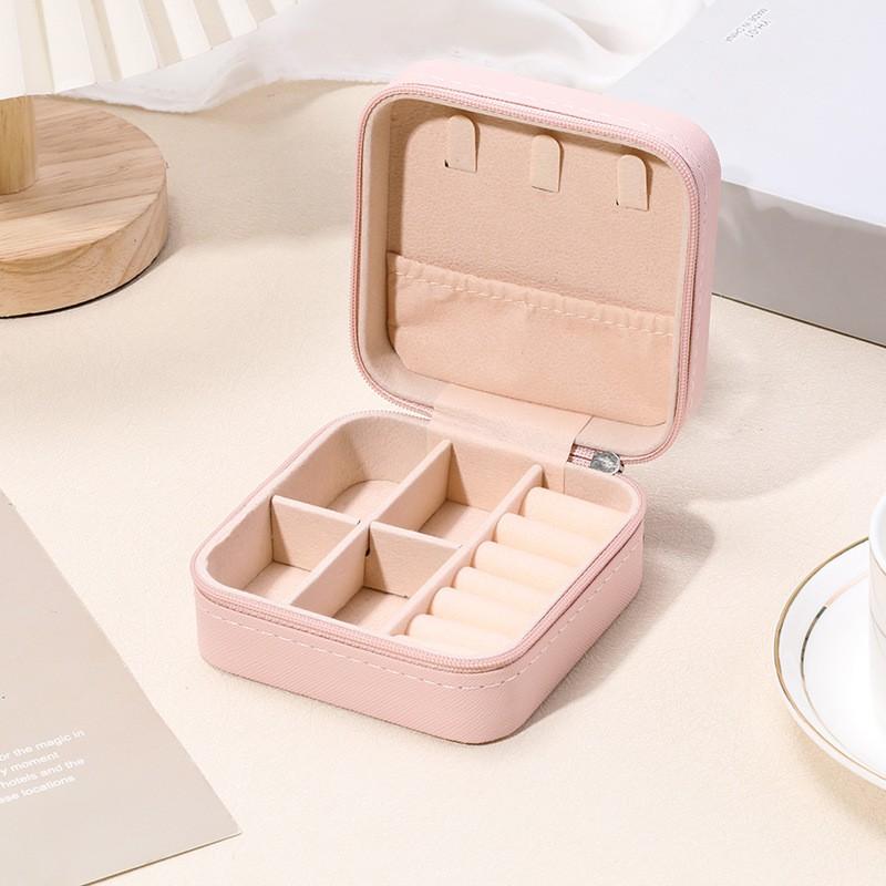 Luxury portable jewelry storage box, compact and delicate, easy to carry around. It is waterproof and dustproof to effectively protect your jewelry, very practical for travel, business trips and daily outings. It can store earrings, necklaces