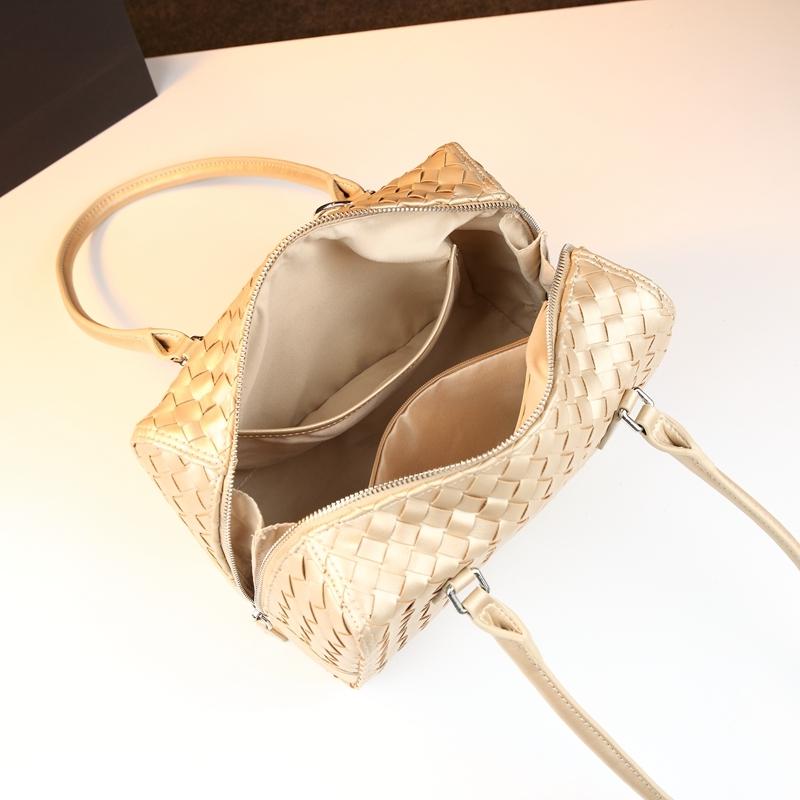 Elegant Woven Boston Bag for Women, Vintage Handbag Pillow Design, Unique Shoulder Crossbody Bag, Stylish and Versatile Accessory