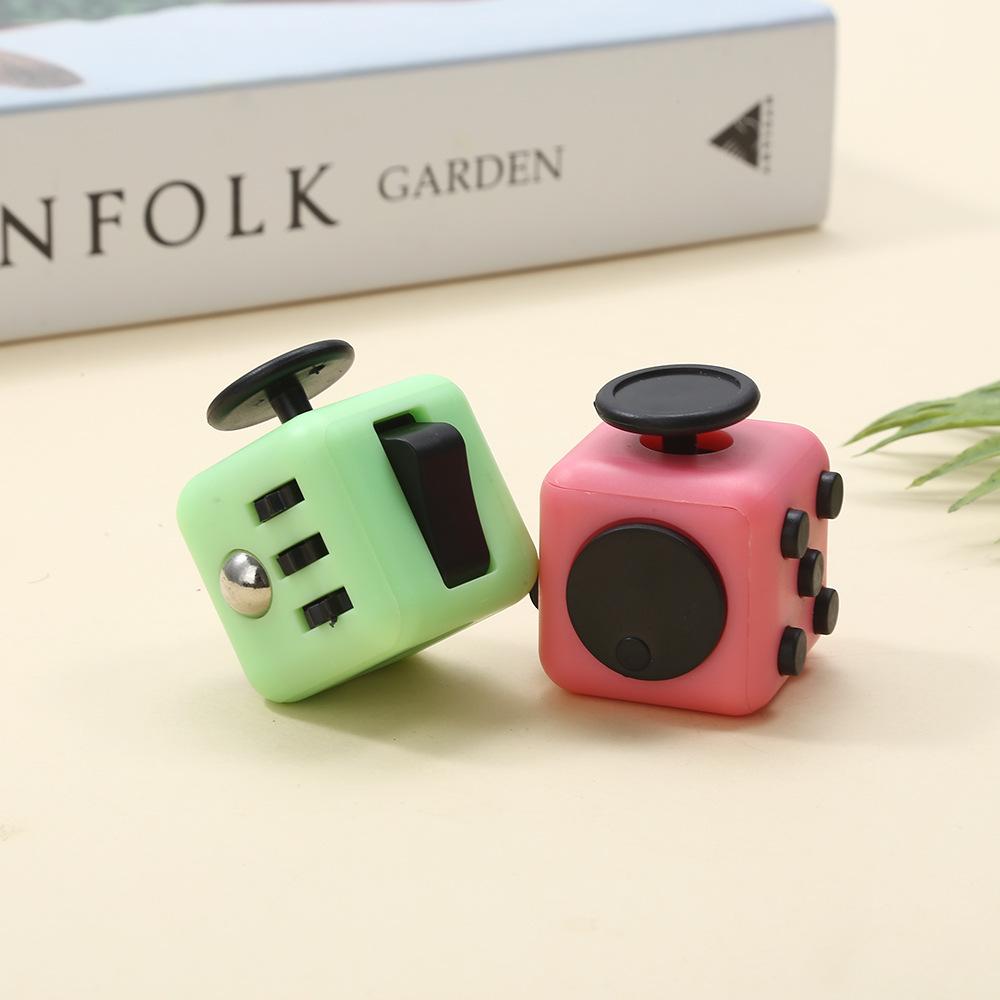 Colorful 6-Sided Press Finger Magic Cube Dice, Novelty Magic Dice Toy, Stress-Relief Fidget Relief Sensory Toy, Fingertip Vent Toy, Gift For Children And Adults, Stress Relief Fidgeting