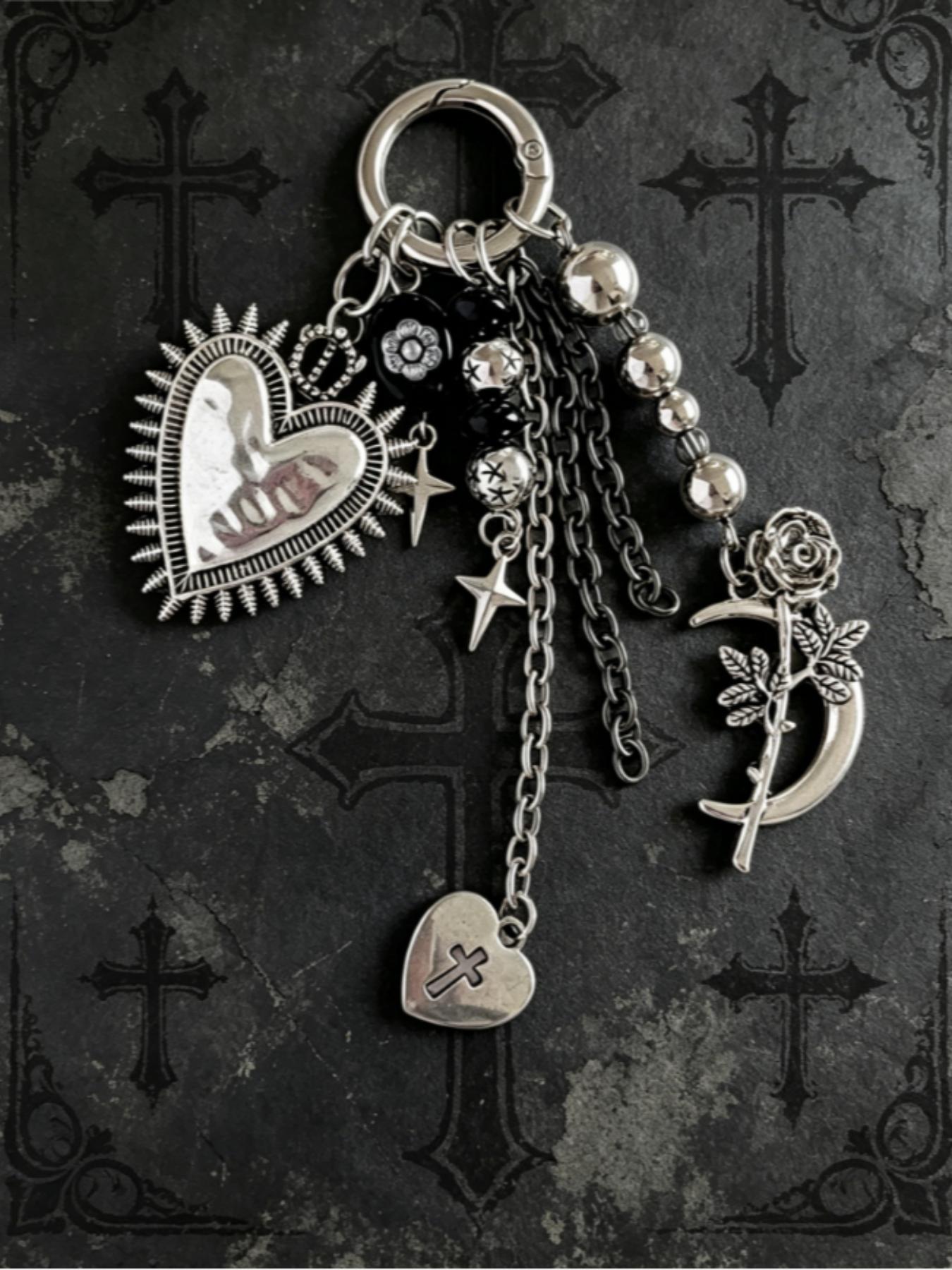 Gothic Vintage Heart Keychain, Y2K Dark Style Personalized Bag Charm, Silver Color Cross Rose Metal Pendant, Unique Accessory, Keychain Jewelry, Stainless Steel Keychain