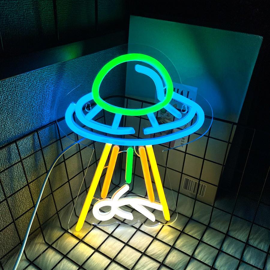 UFO Neon Sign, UFO Spaceship Space Travel Led Neon Light Night Lamp Astronomy fans Game Room Man Cave Party Bedroom Birthday Gift USB Powered