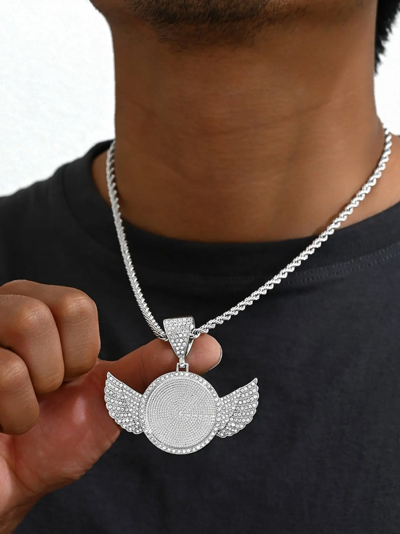 Men's Necklace Simple Unique Angel Wing Design, Rarely Embedded Diamond Long Chain, Stylish Jewelry for Men, Fashionable Accessory