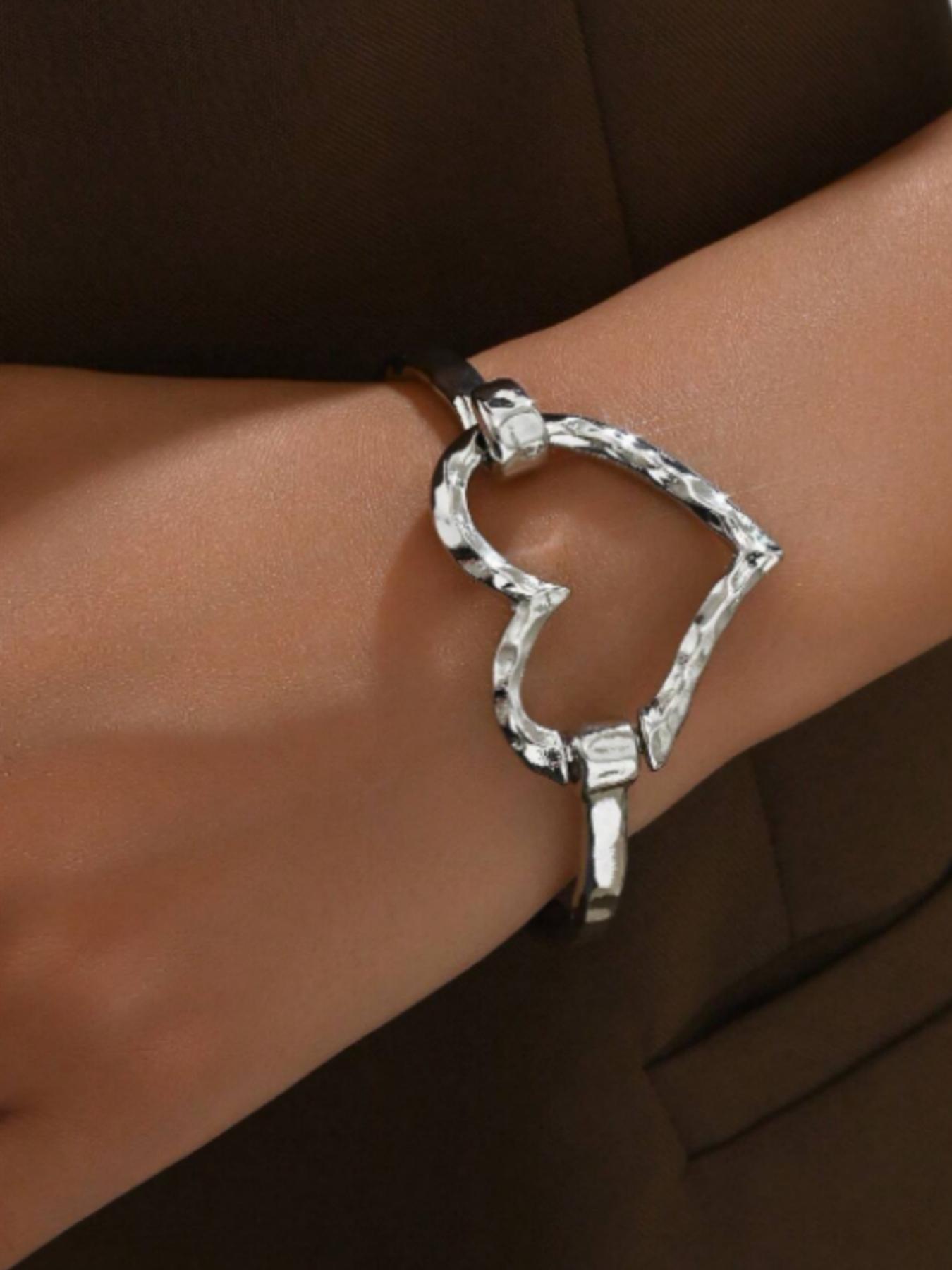 Fashionable Smooth Metal Heart Design Bracelet for Women, Perfect Gift, Heart Shaped Bracelet