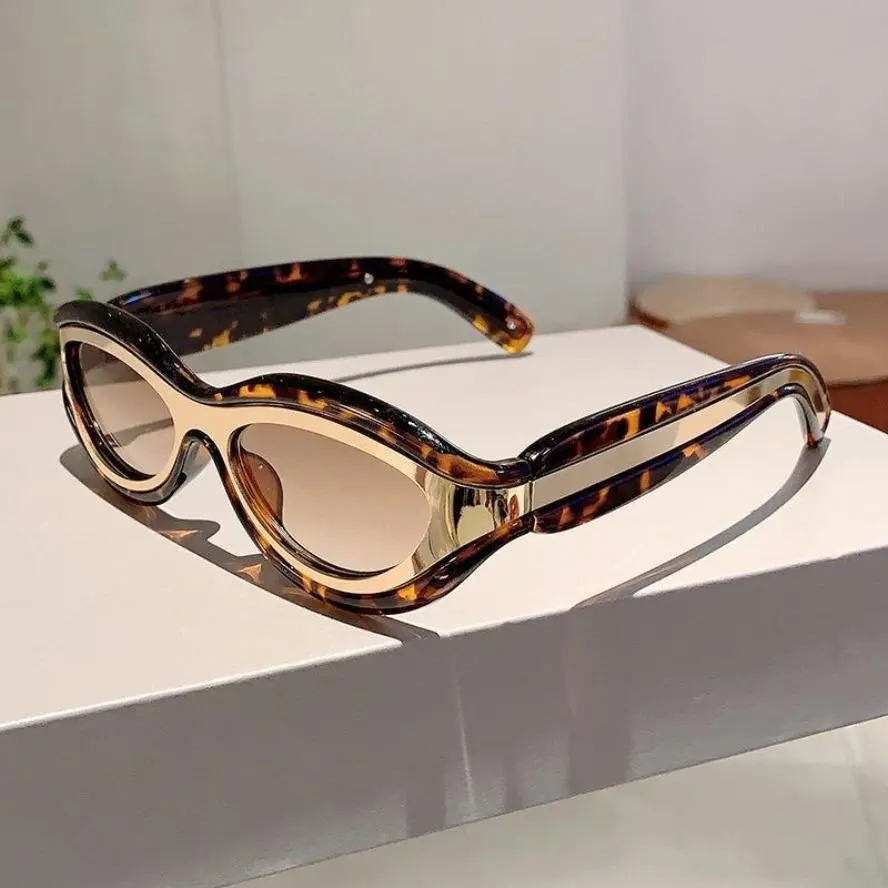 Women’s Leopard Print Sunglasses, Gradient Brown Square Oval Polycarbonate Shades, Lightweight Non Slip Fashion Sunnies for Beach, Golf, Festival & Outdoor Trips