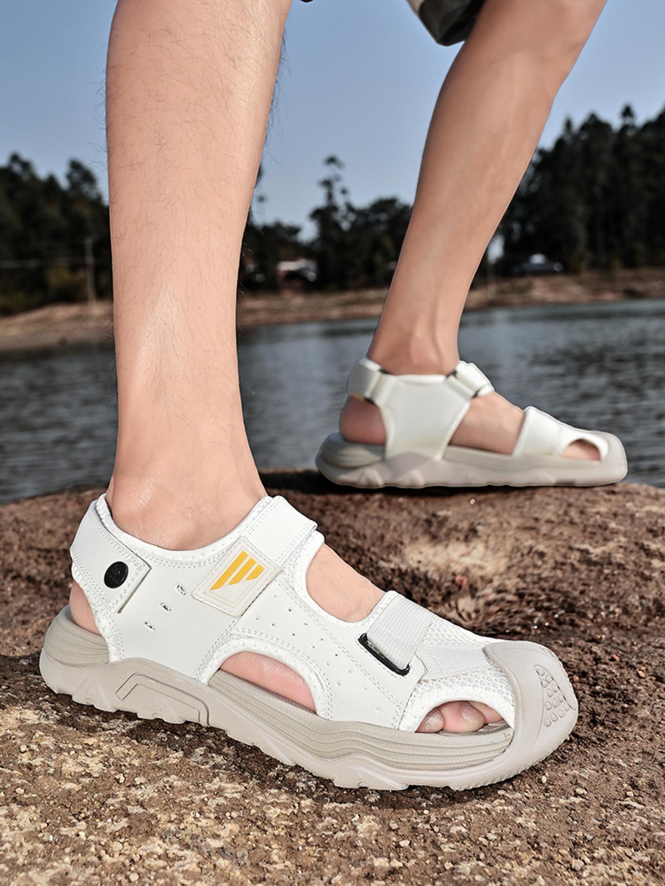 Men's beige solid color dual-use closed-toe outdoor sandals, adjustable with Velcro, non-slip beach shoes, breathable stream sandals