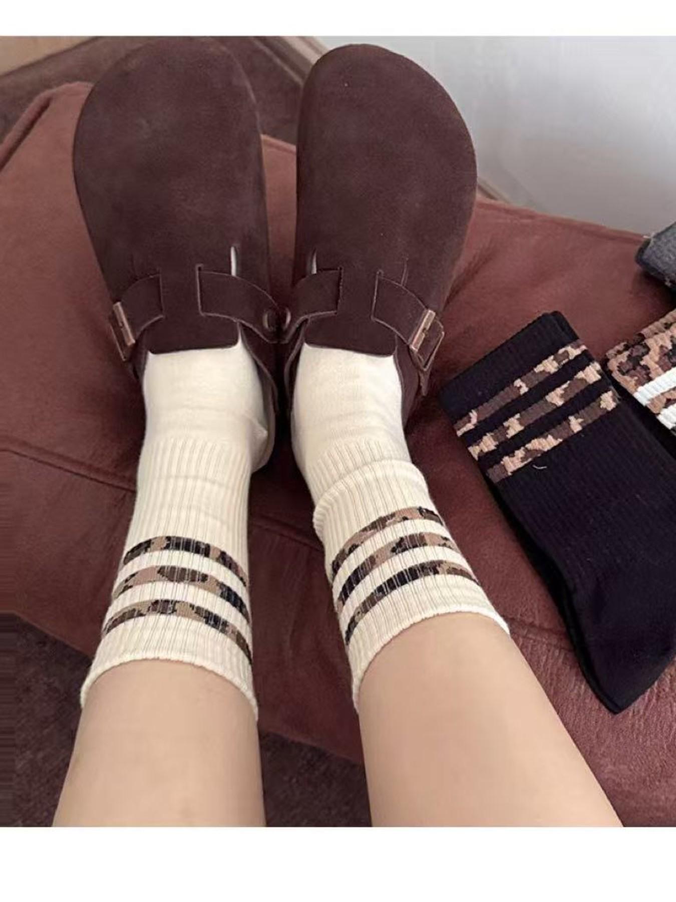 3 Pairs Women's Leopard Print Crew Socks, Fashionable and Comfortable, Breathable and Sweat-Wicking, Ideal for All Seasons