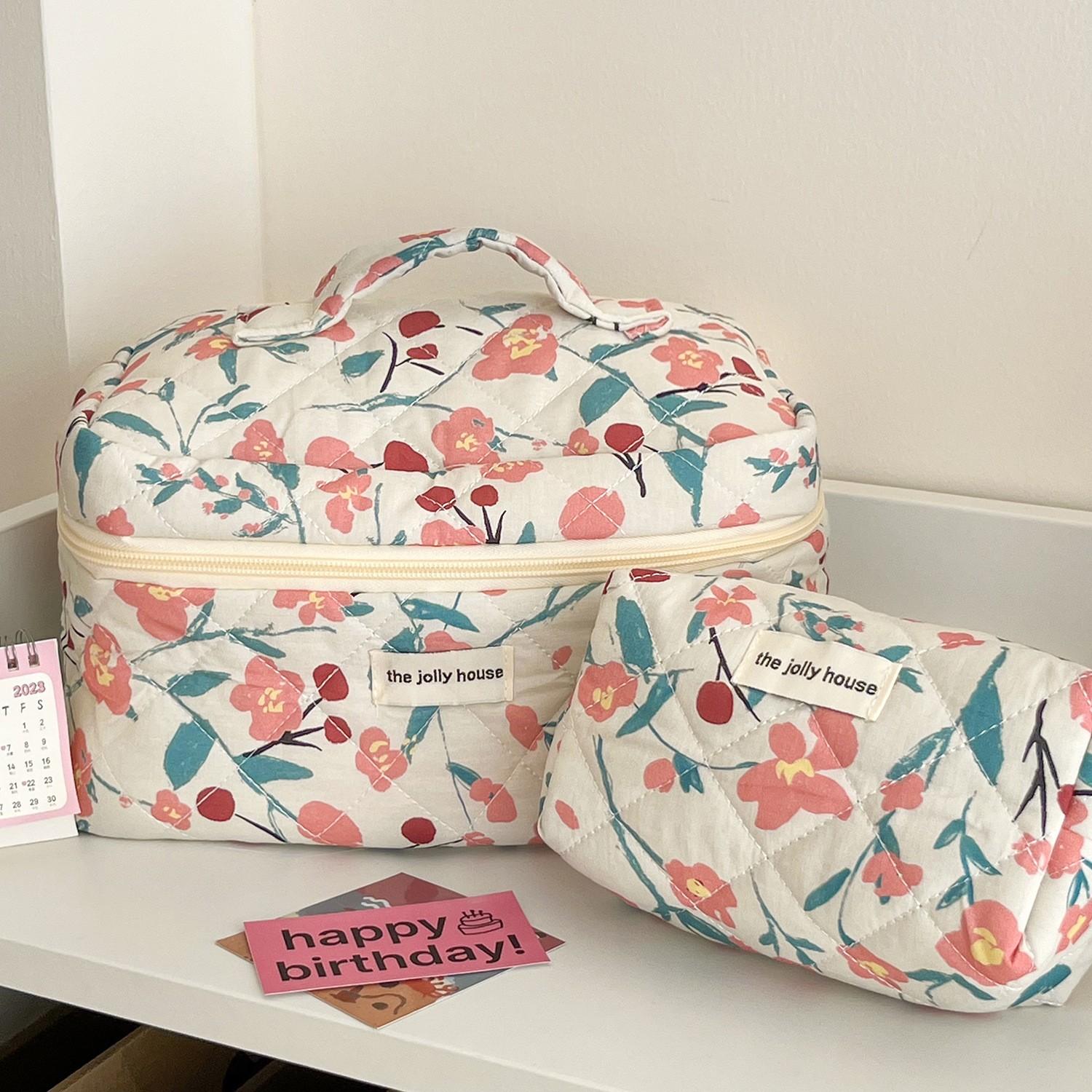 3/1 Pcs Quilted Travel Makeup Bag, Large Capacity Fluffy Cosmetic Bag, Washable Floral Pattern, Portable, Ideal for Women/girls Travel Gifts