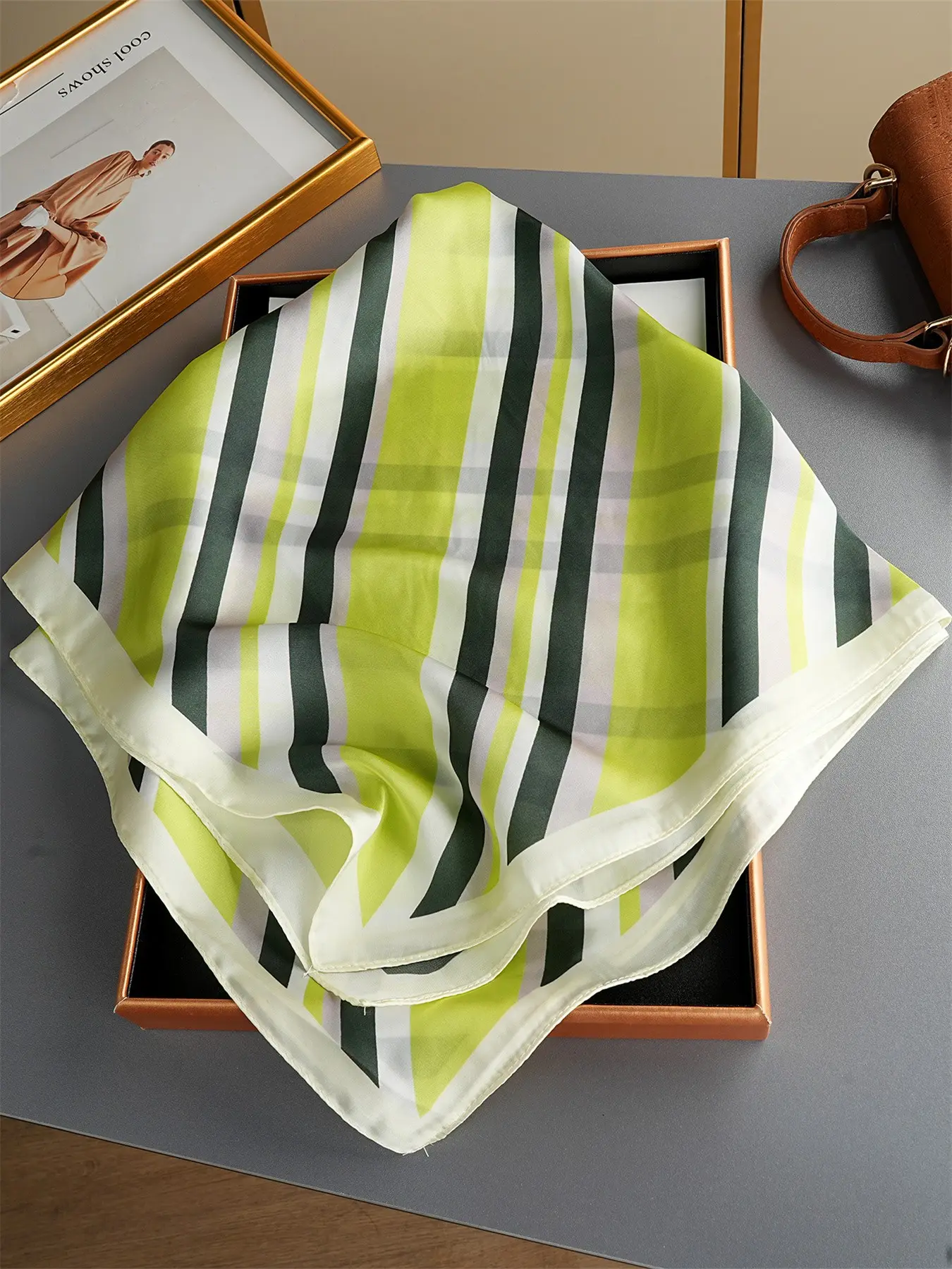 New Floral Print Women's Square Scarf, Fashion 27.56inch Silk Scarf, 70x70cm Neck Warmer, Luxury Polyester Wrap, All-Season Casual Accessory