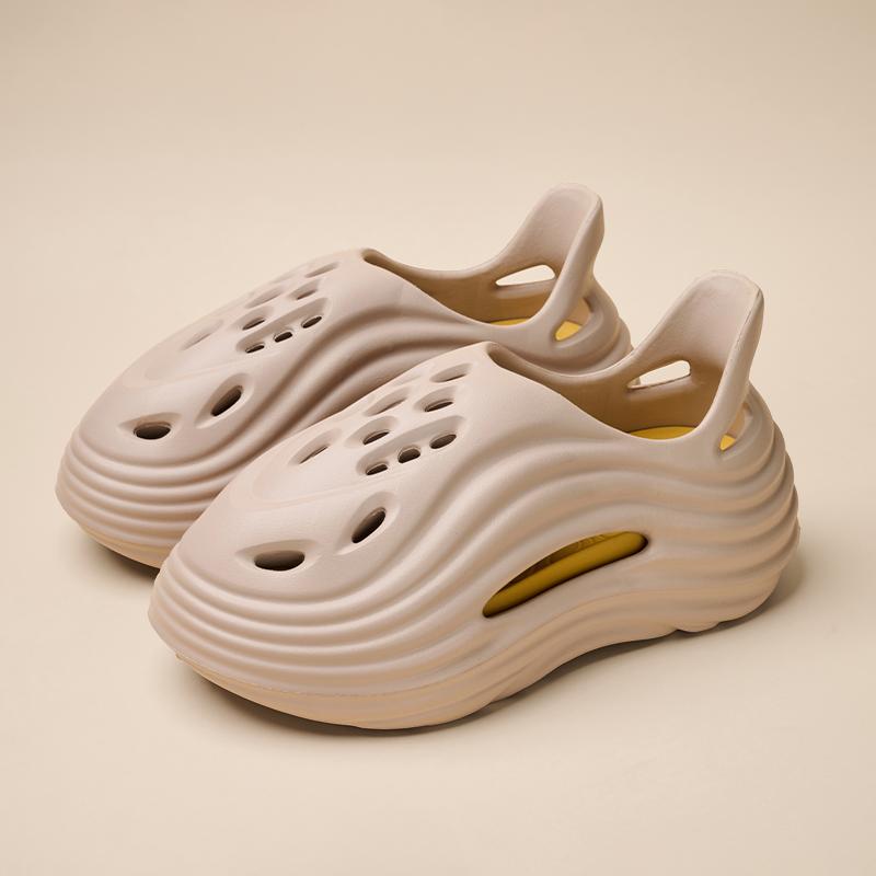 GRIP&GO Men's Alien Fashion Slip-On Sandals EVA Lightweight Outdoor Shoes Non-Slip Sole Soft Comfortable Breathable Tsinelas Black