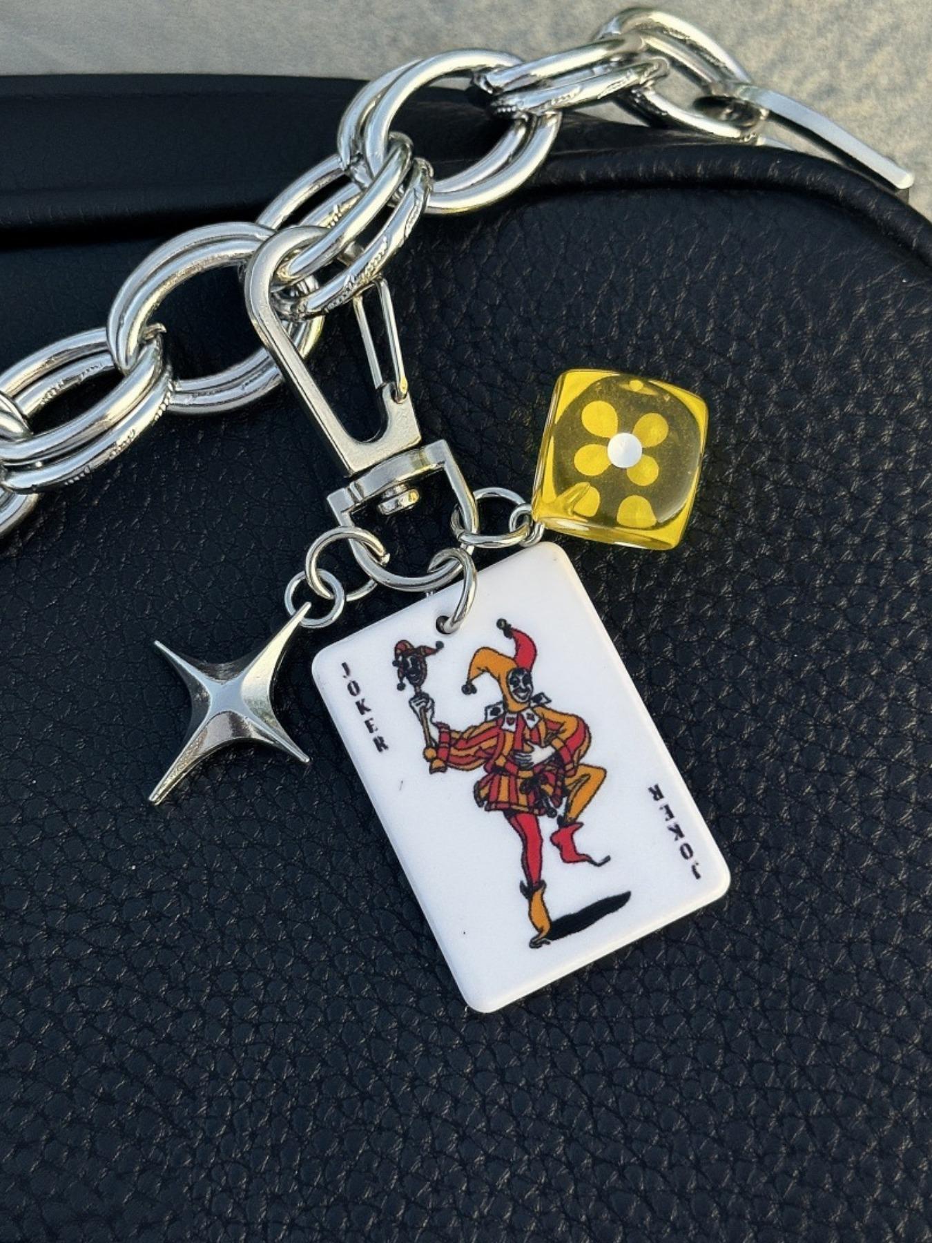 Poker Dice Keychain with Star Pendant, Diamond Club Alloy Design, Cute Gothic Style, Perfect for Bags Cars Phones School Accessories, Stylish Keychain, Bag Charm Keychain