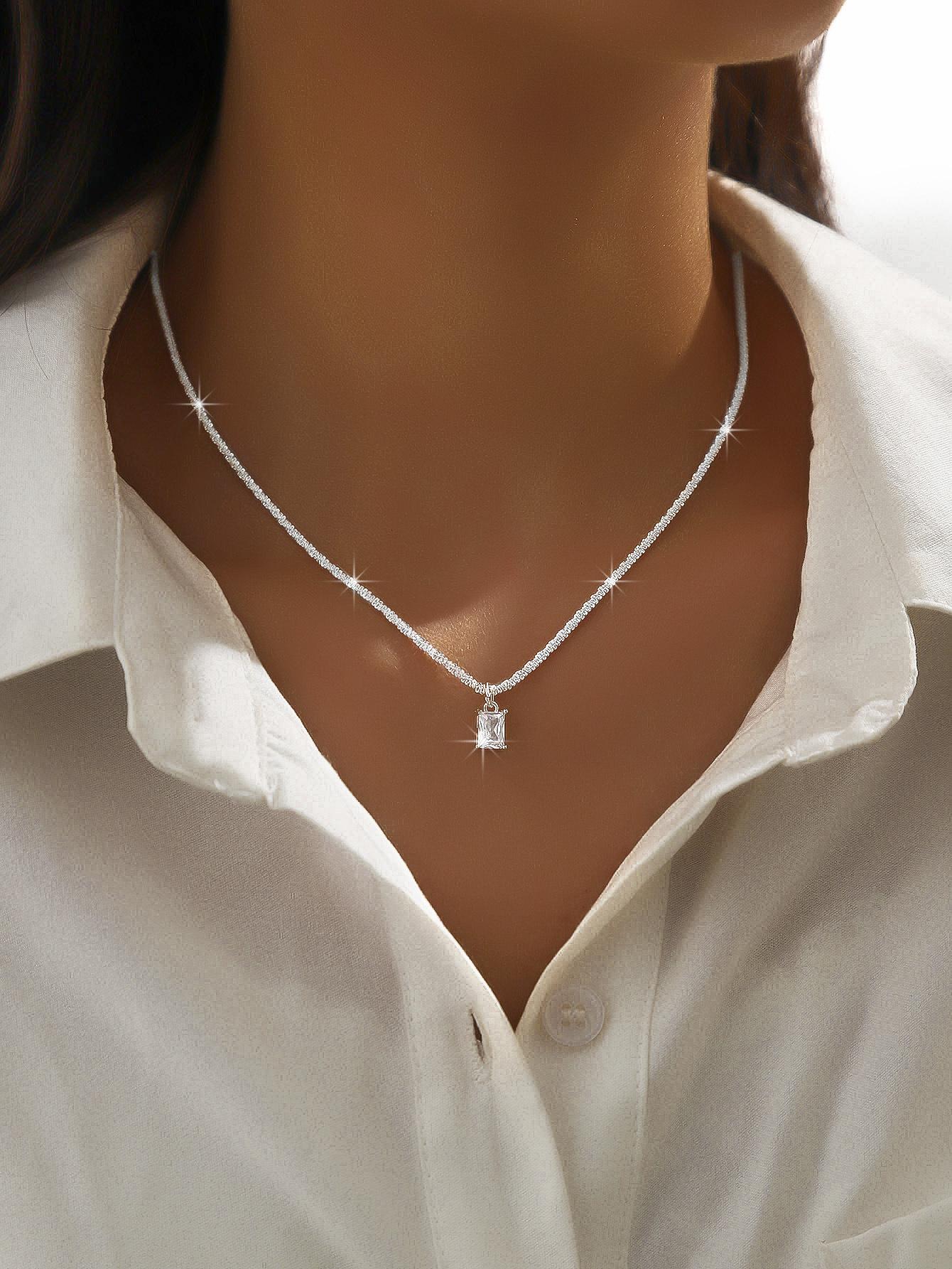 Minimalist Diamond Necklace, High-End Luxury Sparkling Collarbone Chain, Elegant Women's Jewelry, Simple Cold Style Pendant