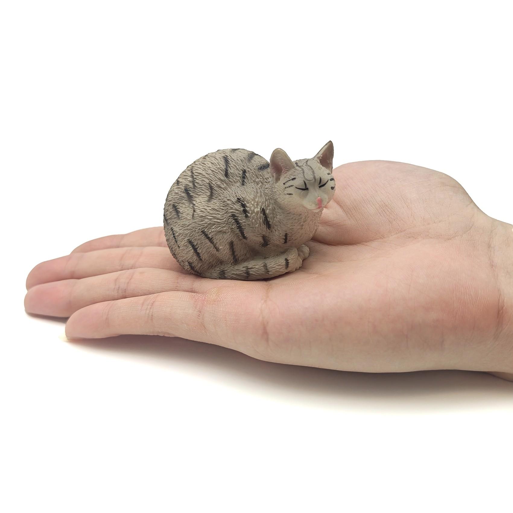 Cute Cat Figurine Statue Unique Design Solid Cat Model for Garden Decor Office Desk Bonsai Decoration Mini Animal Park Scene