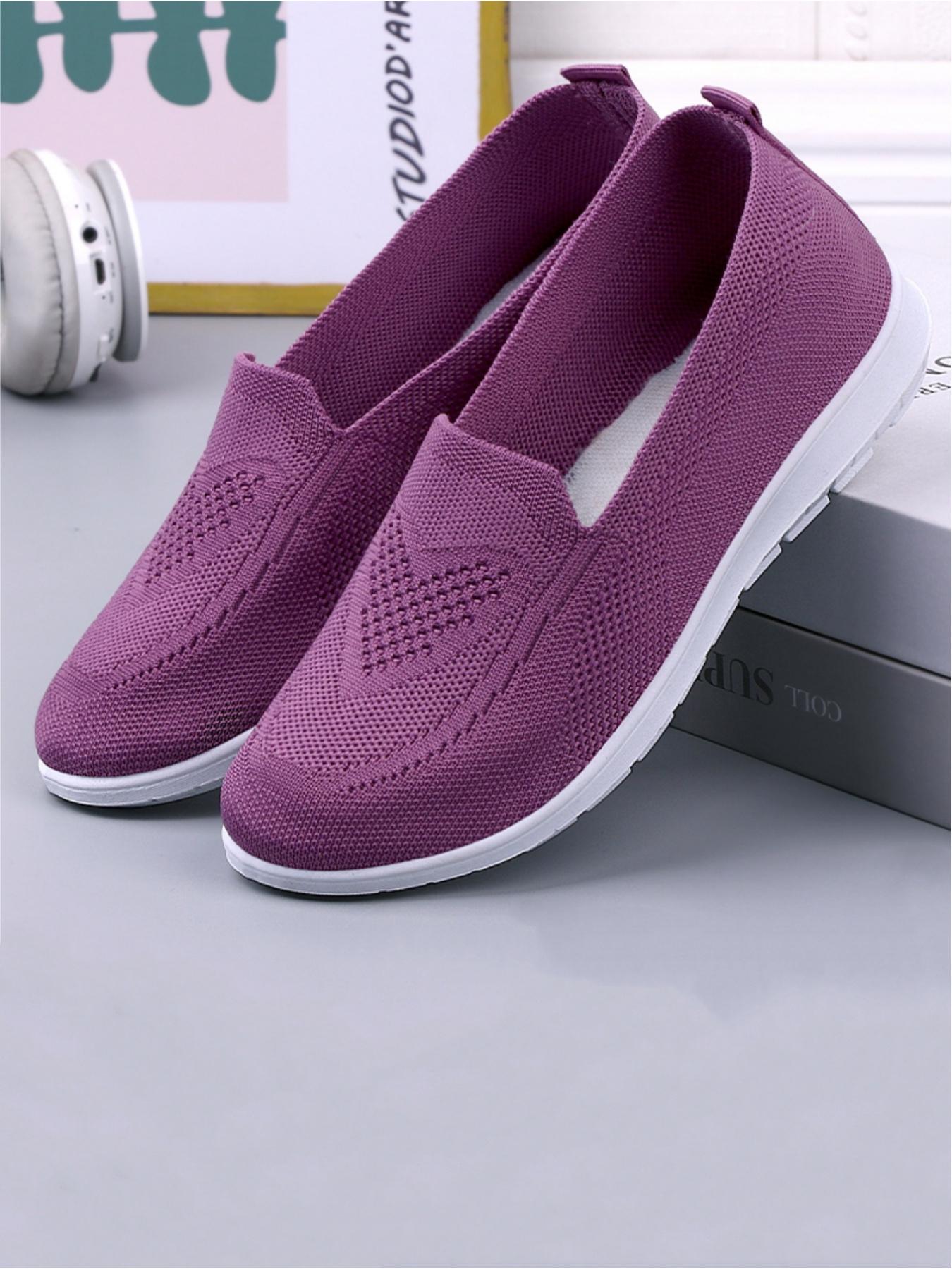 Ladies' casual sports shoes, made of mesh material for comfortable wrapping and lightweight fit, with a simple design of the sole. Available in multiple colors for daily use, ideal for commuting to campus, and a practical gift for girlfriends' birthdays
