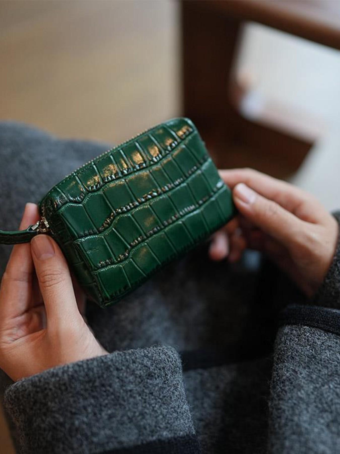 Top Grain Leather Coin Purse, Multi-Functional Mini Crocodile Pattern Organizer, Fashionable Wallet for All Seasons, Compact Card Holder & Earphone Case