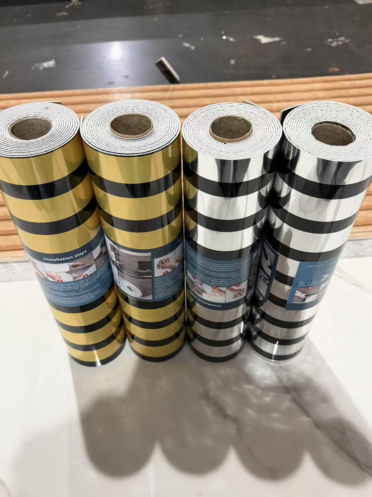 1 Roll 2.8mm Thick Gold Foil Grid Stripe Wallpaper, Mirror Surface 3D Peel and Stick Wall Sticker, Modern Luxury Wall Decor for Living Room Bedroom Office Meeting Room