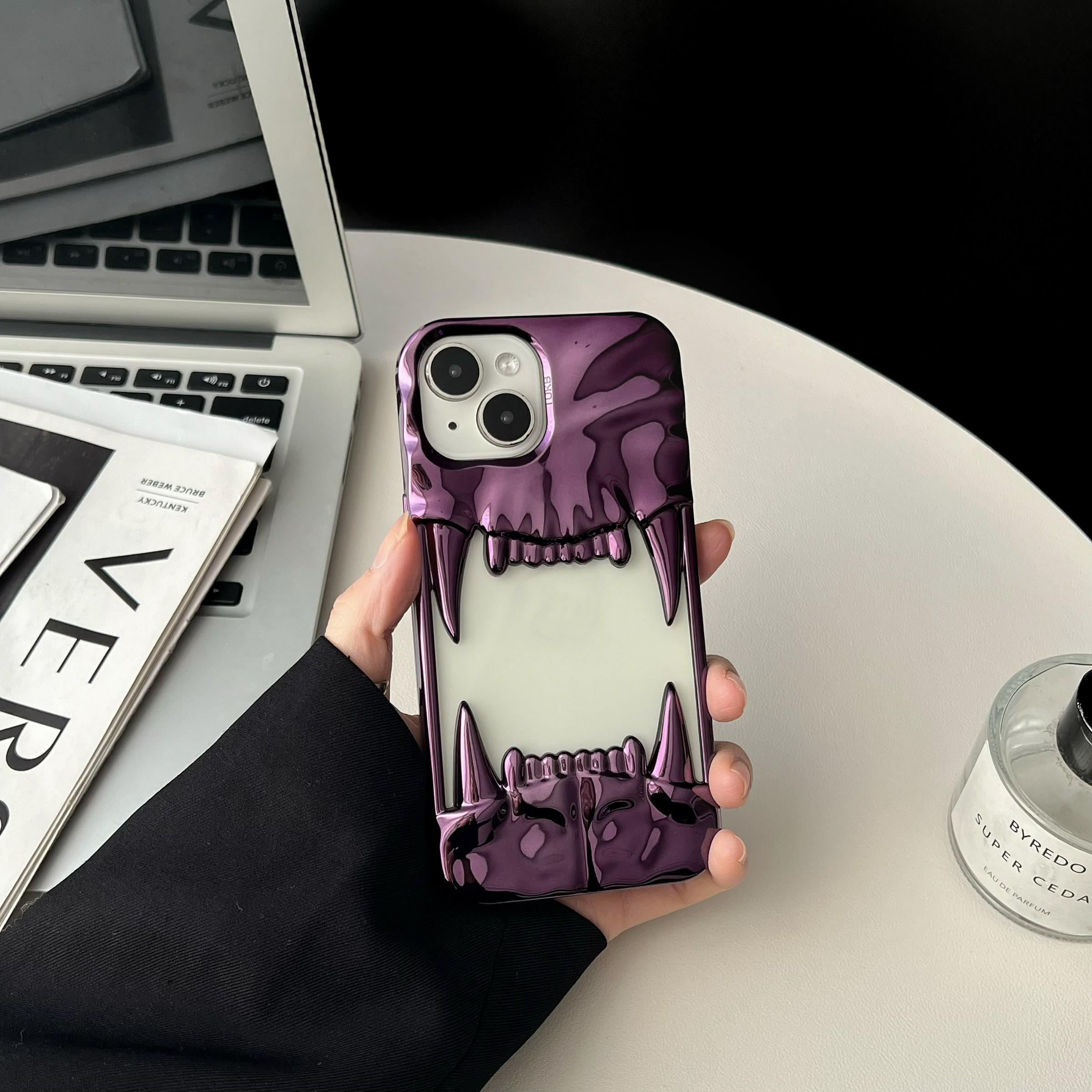 Fashion Cool Electroplated Silver Black Skull & Fangs Design, Imitation Metallic Glossy Hollow Heat Dissipation Soft Protective Case For iPhone 11 12 13 14 15 16 17 Pro Max, Creative Holiday Gift Phone Case For Men, Women, Kids and the Elderly