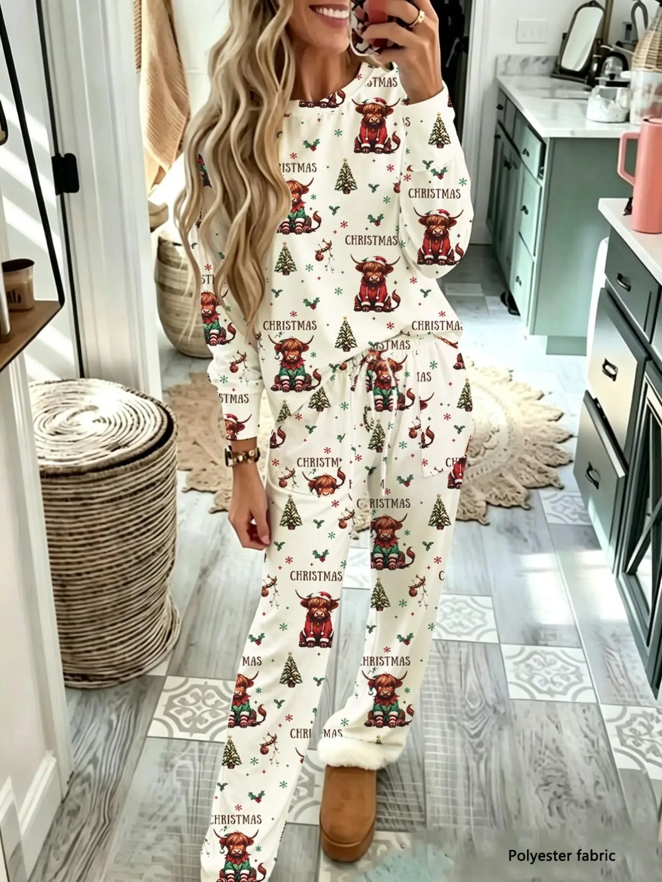 Women's Two-Piece Round Neck Highland Cow Christmas Print Pajamas, Festive Home Wear Long Sleeve Pants Set, Casual Fitted Sleepwear