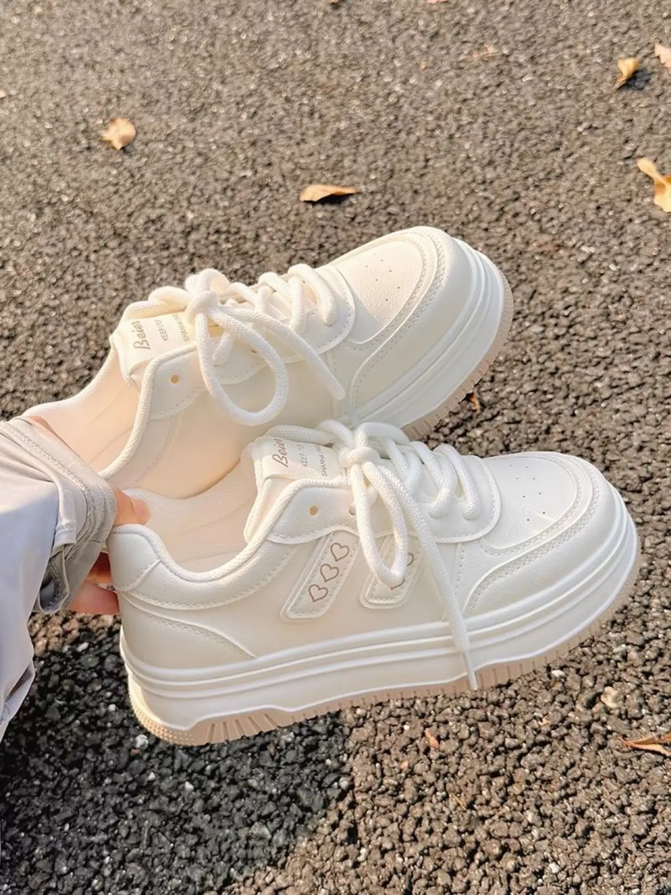 Women's new casual lace-up sneakers, Fashion Sneakers, Sports shoes, autumn and winter outdoor walking shoes, thick-soled height-increasing comfortable casual shoes, suitable for daily leisure and commuting outfits, Sneakers Fashion Footwear