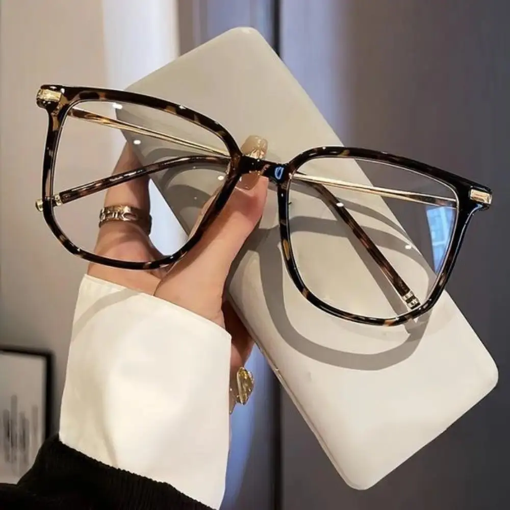 Y2K Vintage Tortoise Pattern Glasses - Classic Square Frame, Lightweight TR-Zinc Alloy, Unisex Fashionable Frames Eyewear, 1-Size Female Leisure Accessory for Work & Daily Use