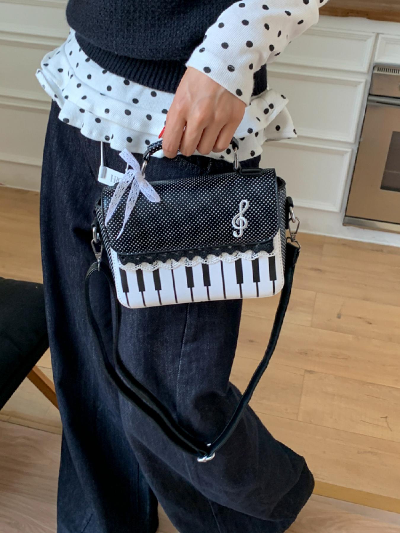 Chic Niche Designed Women's Bags New Style Super Popular Crossbody Handbag Small Square Purse crossbody bag Fashionable Crossbody Bag