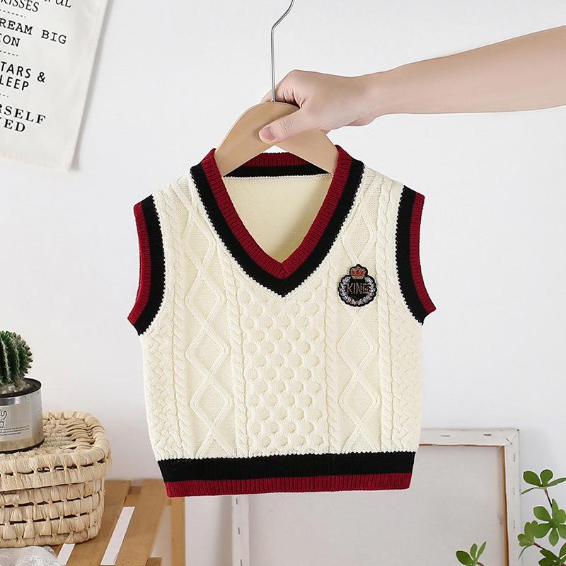 Spring and Autumn Infant V-Knitted Vest, Simple Woolen Waistcoat Boys and Girls, Versatile Outerwear, Soft and Skin-friendly, Stylish Daily Outings, Children's Layered Sweater Vest