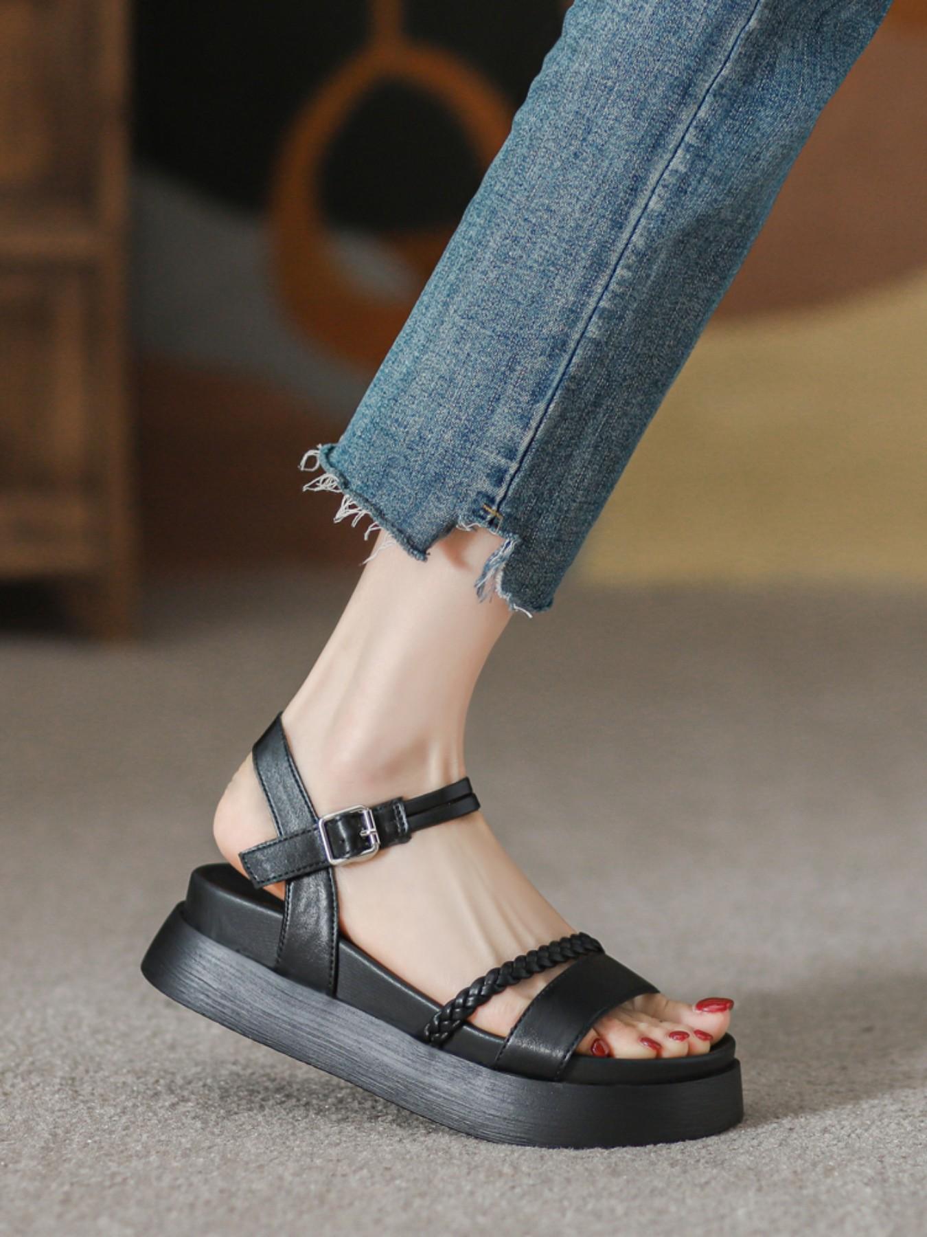 Women's Thick Sole Sandals, Summer New Arrival, Beach One-Strap, Casual Versatile Flip Flops, Perfect for Skirts, Trendy Outdoor Shoes