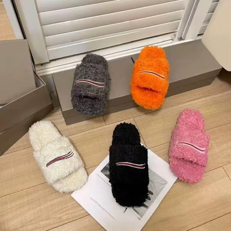 2025 Outdoor Sports Slippers Unisex Men Women Winter Fur Fluffy Furry Warm Letters Sandals Comfortable Fuzzy Girl Flip Flop Casual Footwear