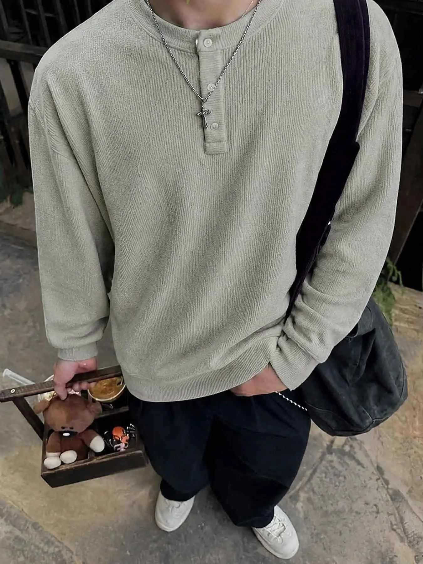 Men's Textured Knit Henley Long Sleeve Top, Knitwear, Three-Button Front, Drop Shoulder, Loose Fit, Ribbed Hem, Spring & Fall Casual Streetwear