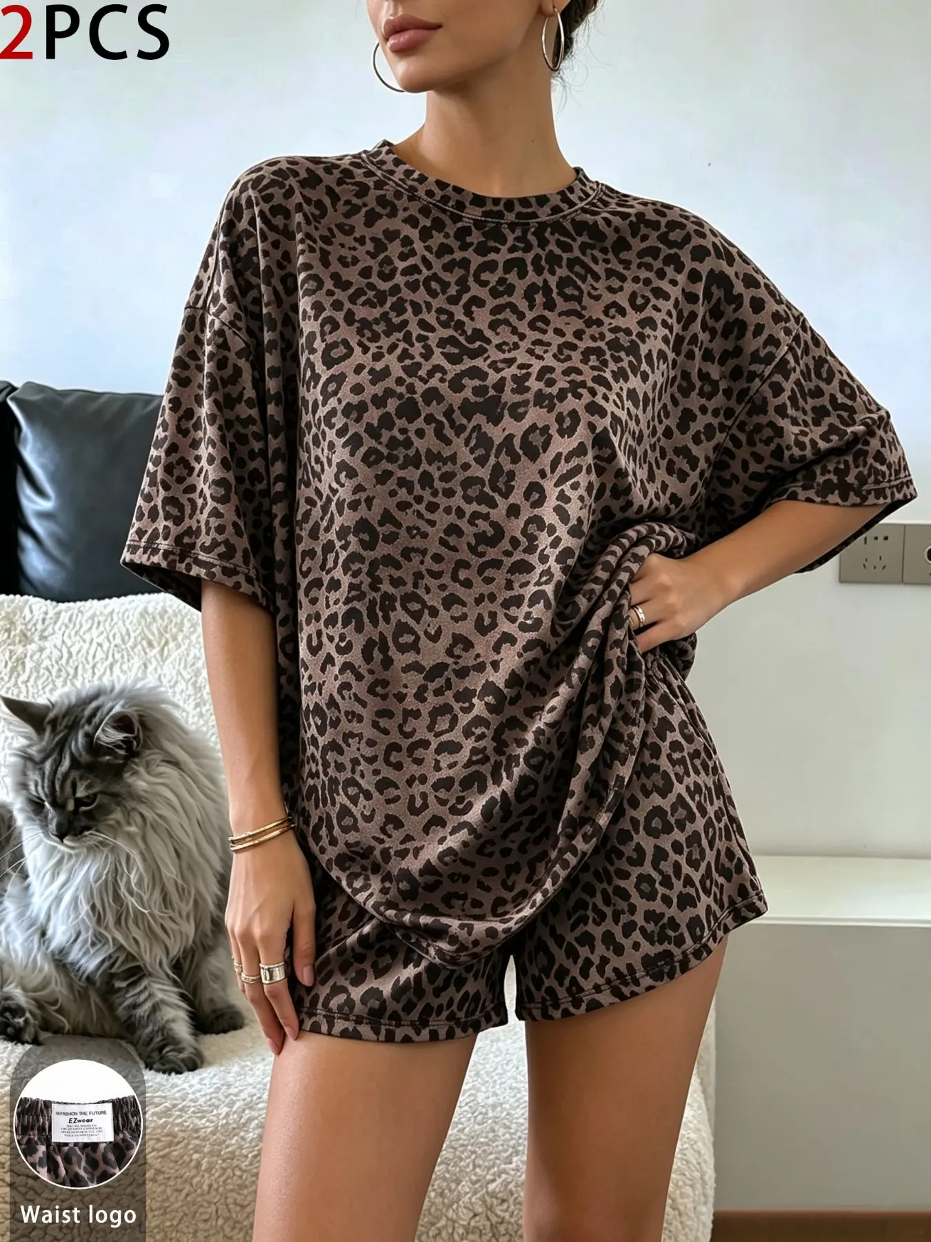 2-piece set of classic leopard print loose short sleeved T-shirt with drawstring/waist tag pocket shorts. Ladies' summer lazy casual home clothes and beach vacation leisure set