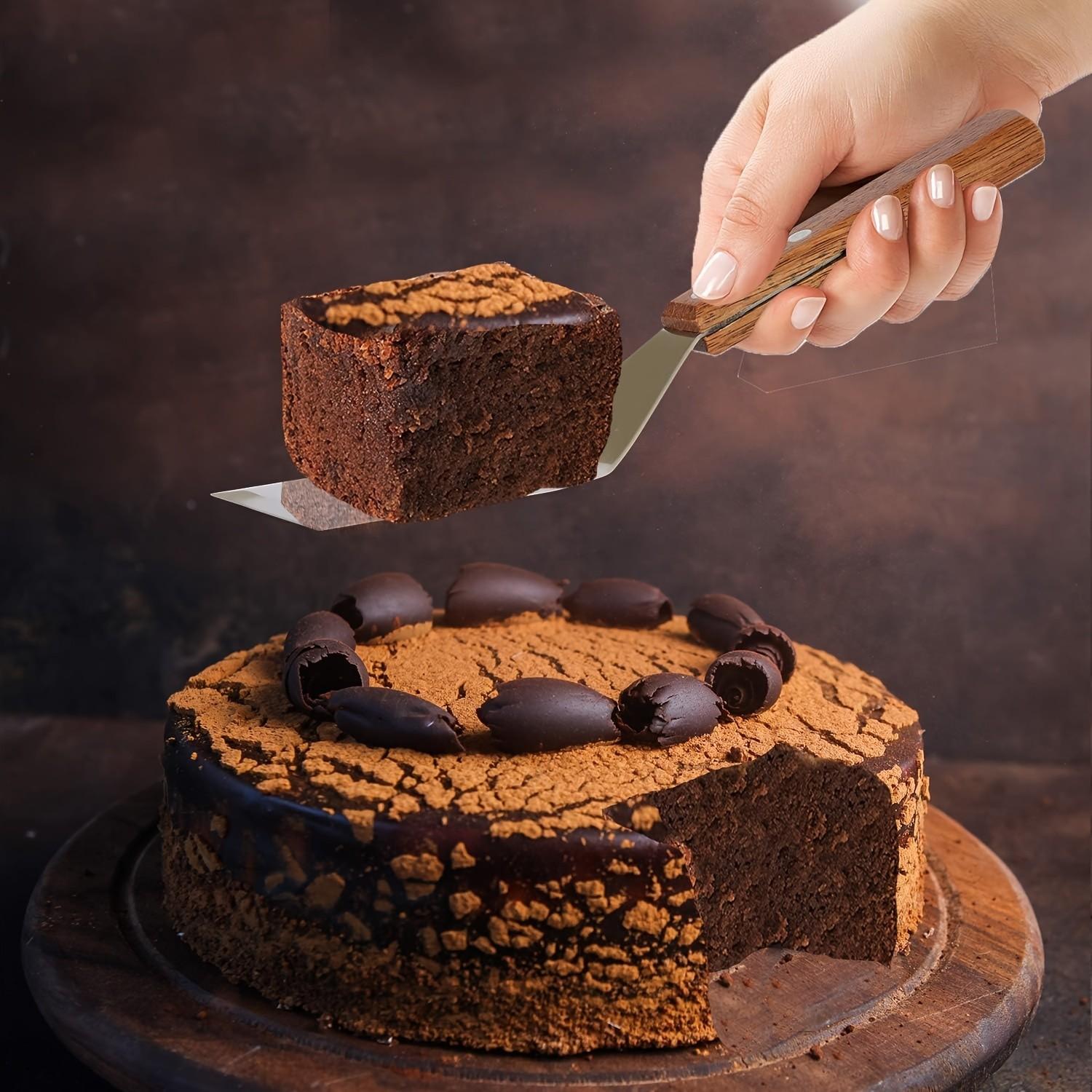 Stainless Steel Cake Spatula with Wooden Handle, BBQ Grill Tool, Ideal for Cast Iron Pans, Grills, and Baking, Cooking Utensil