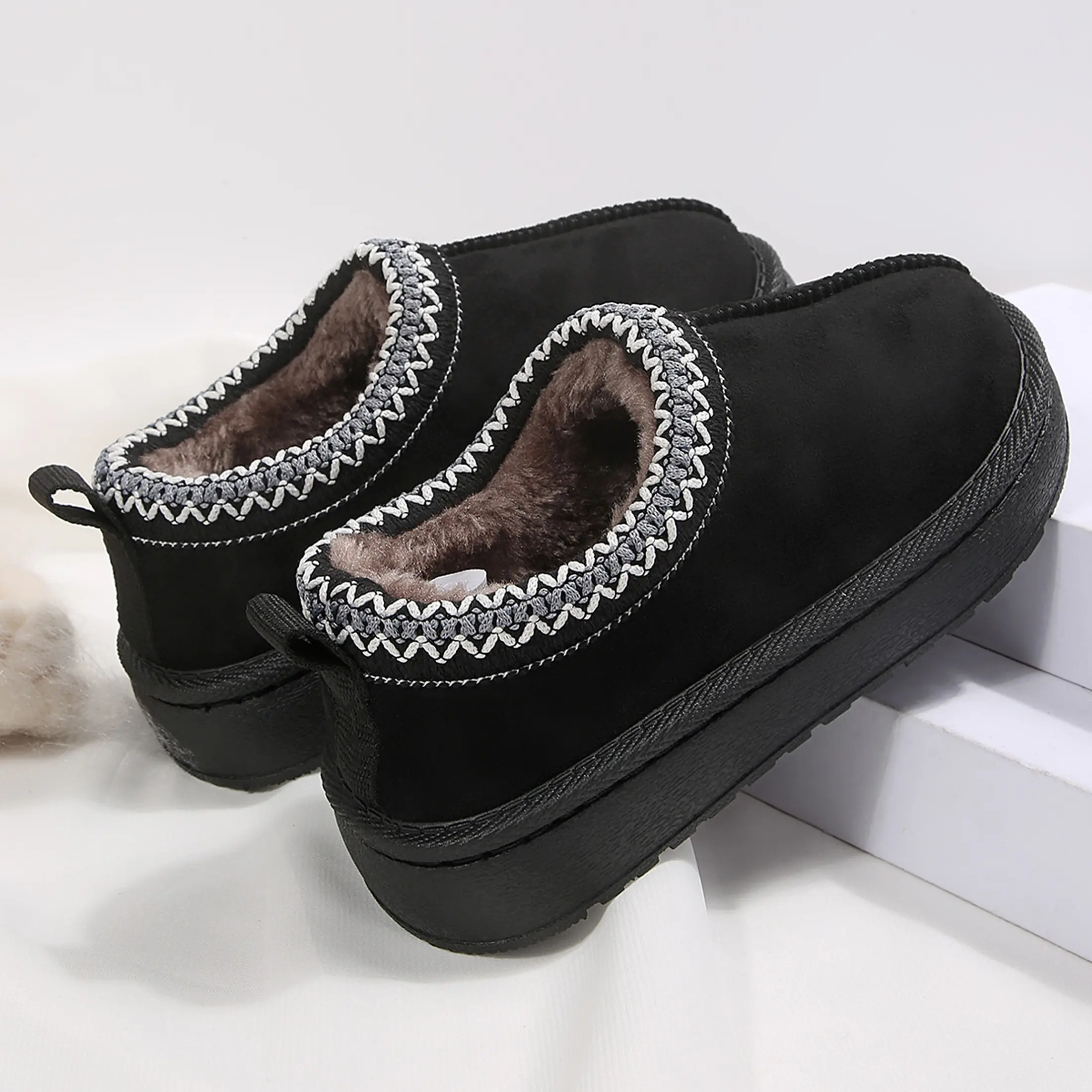 Slippers kids snow boots slipper House outdoor indoor soft warm plush fleece lining comfy winter easy on and off sturdy thick sole indoor home downtime outdoor nearby stroll winter ladies casual cold‑proof footwear bring cozy wearing experience indoor hom