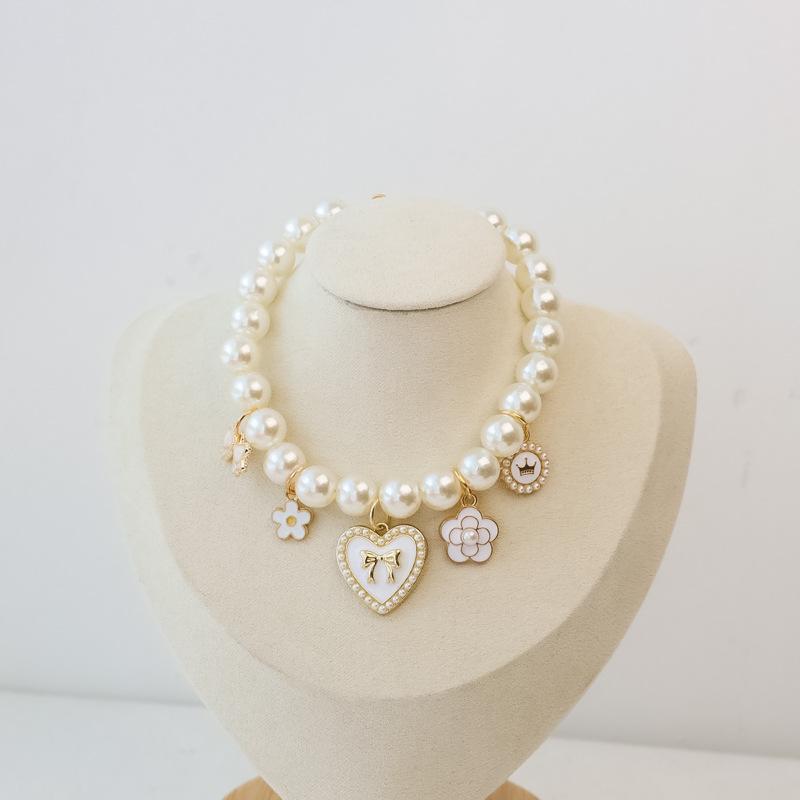 Pet Pearl Necklace Collar |   Vintage Luxury Bow & Camellia Pet Jewelry Pet Collar |   Pearl Necklace Collar for Cats & Dogs |   Vintage Luxury Bow |   Heart Charm |   Noiseless Design |   Camellia Decor  Wedding Birthday Party Photo Props |   Fashion Pet