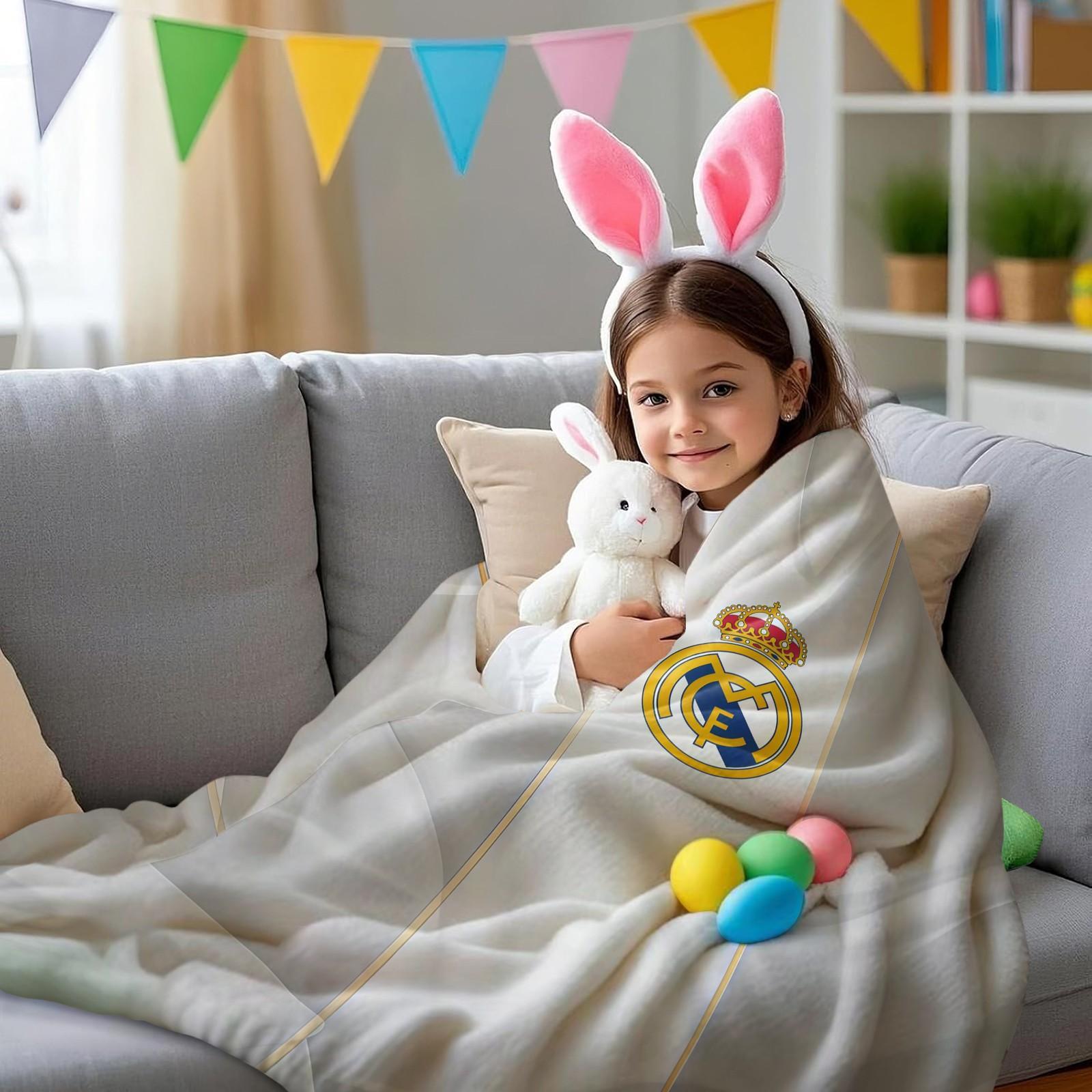 Real Madrid Themed Blanket, Suitable For Daily, Festival, And Birthday Gifts For Children And Adults. 1 Piece Of Soft, Warm, Lightweight Single-Sided Printed Plush Blanket, Suitable For Bed, Sofa, Car, And Room Decoration