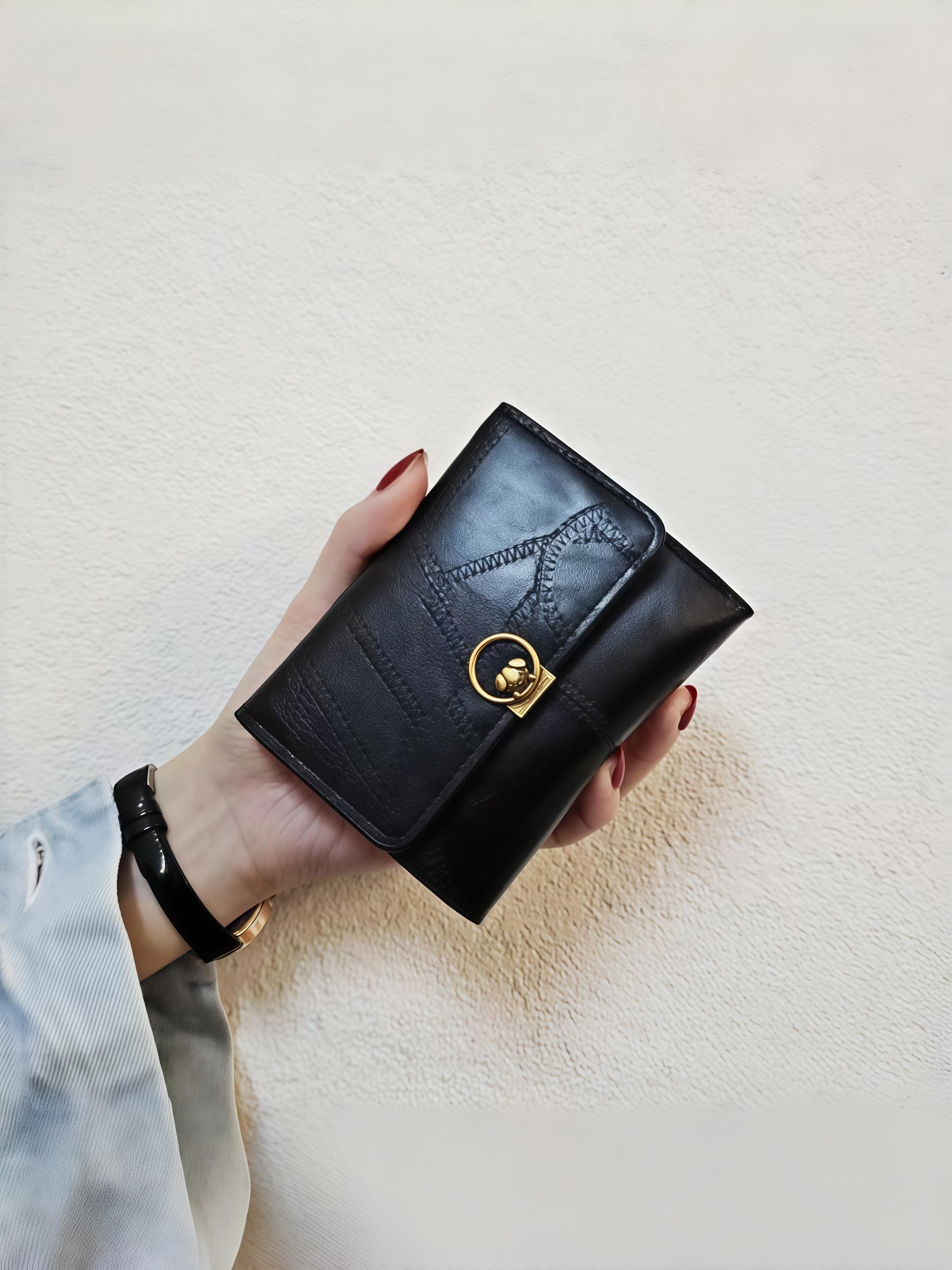 Vintage Wax Leather Short Wallet for Women, 2026 New Unique Design, Multi-Card Holder, Coin Purse, Fashionable Accessory