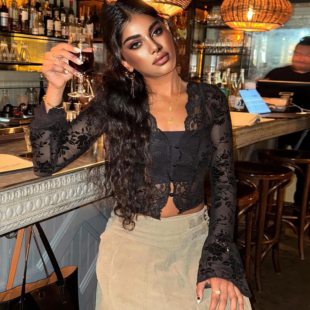 Women's Floral Pattern Sheer Mesh Crop Top, Casual Scallop Trim Flounce Sleeve V Neck Top, Ladies Clothes for Party Club, Womenswear