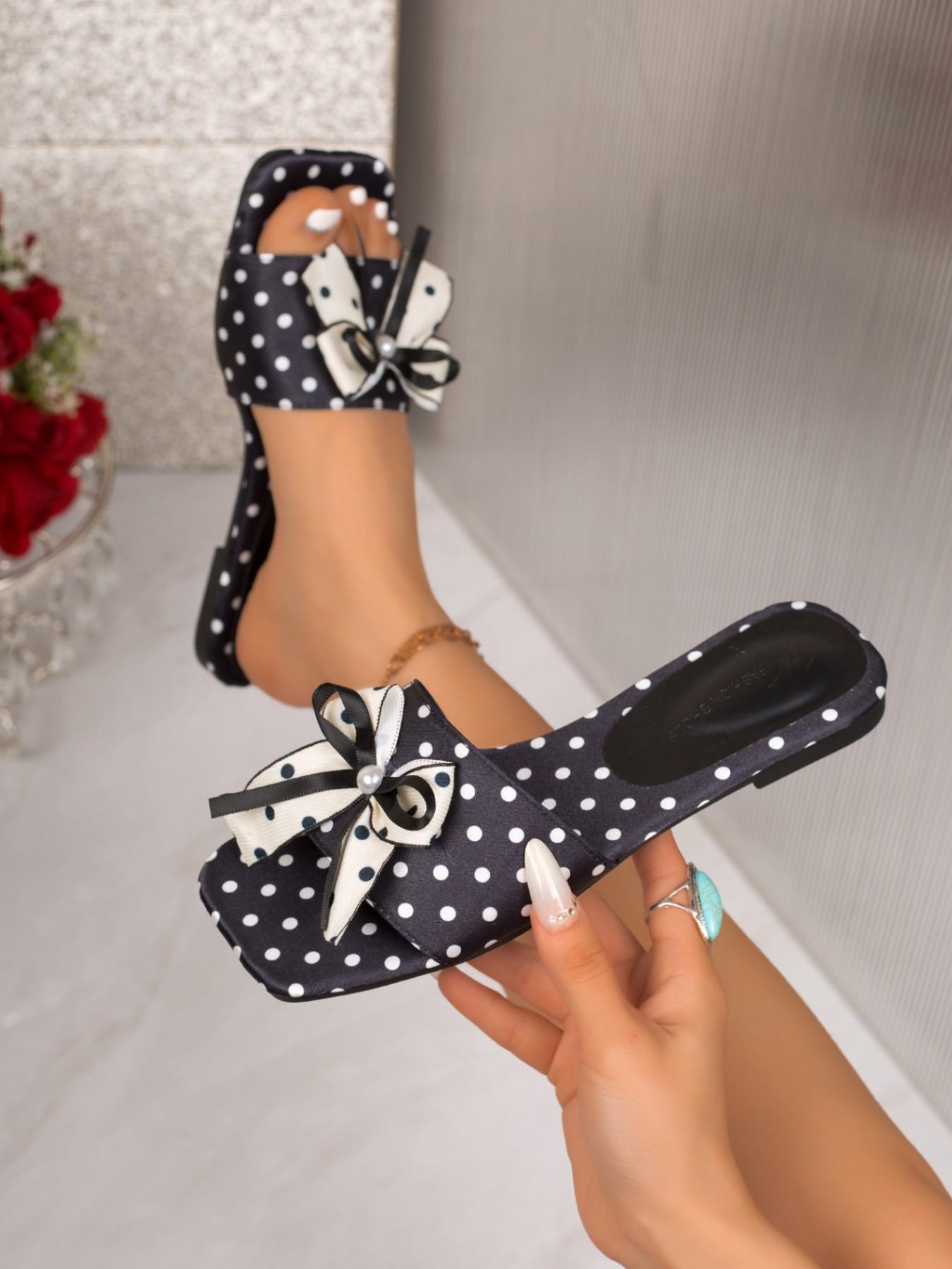 Summer New Flat Sandals, Butterfly Flower Accessory, Casual Vacation Style, Fashion Versatile, Leather Upper, Open Toe, Rubber Sole