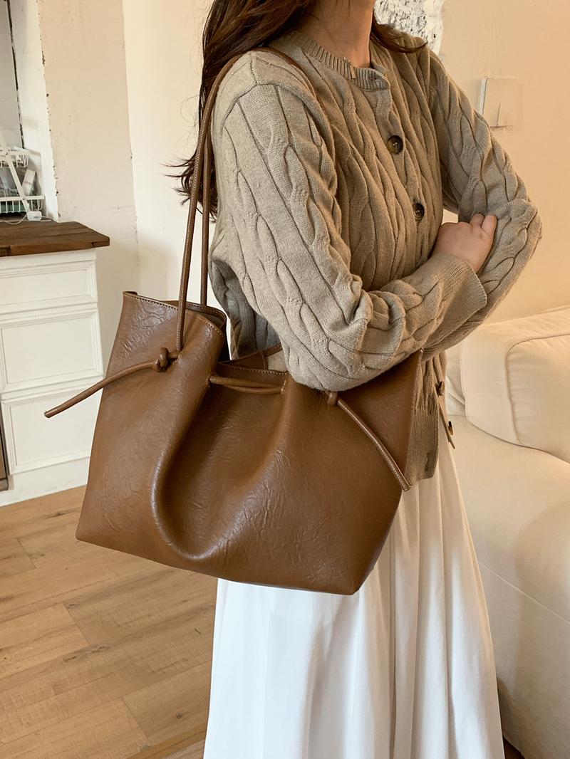 Texture casual and fashionable versatile shoulder bag, niche design retro large capacity underarm bag, generous temperament simple bucket bag, suitable for commuting to work, daily going out for classes, PU Tote Satchel