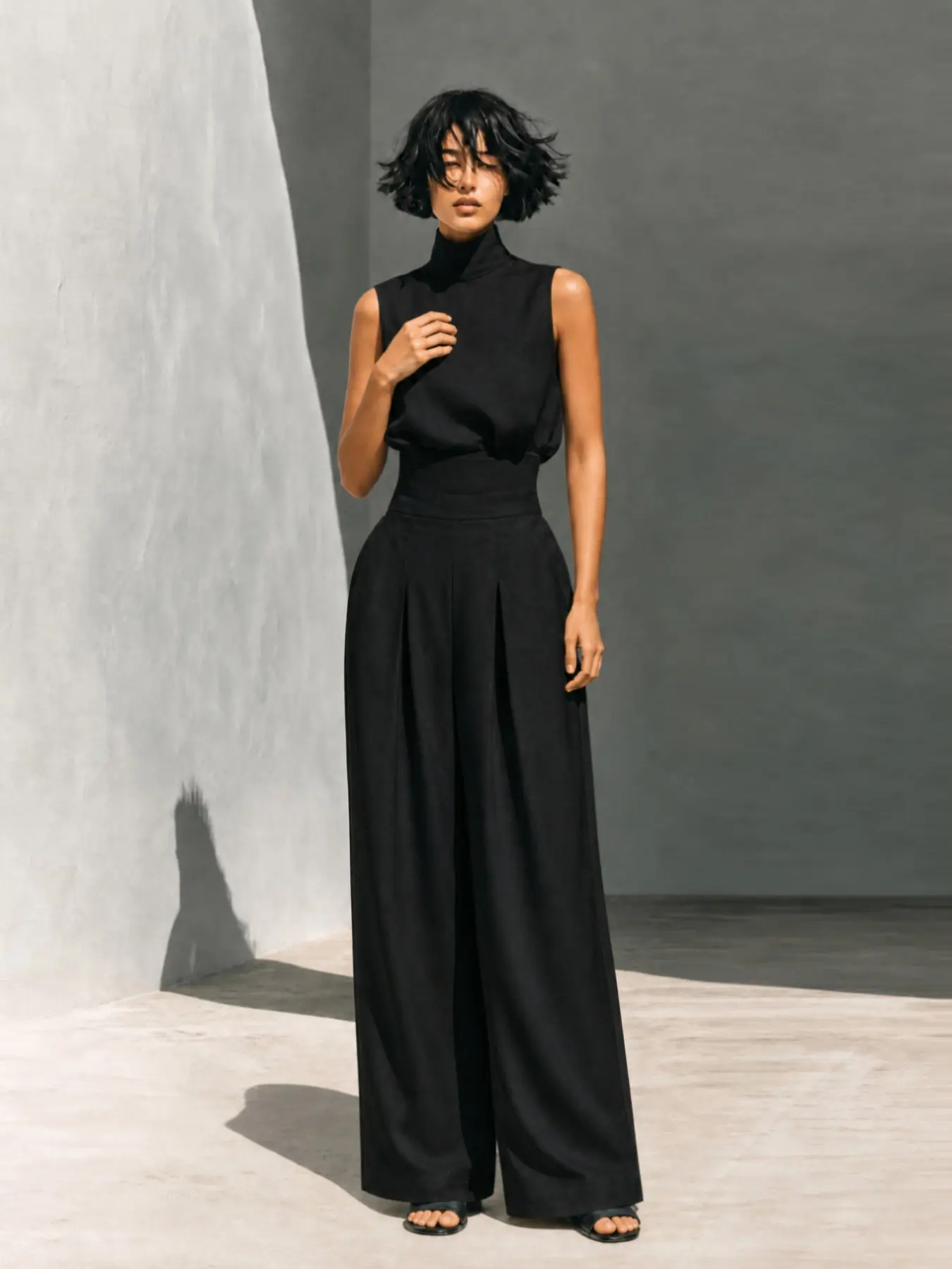 C0630 Women Minimal Old Money Two Piece Outfit Sleeveless High Neck Tank Lightweight Flowy Wide Leg Pants Pockets Casual Travel Set