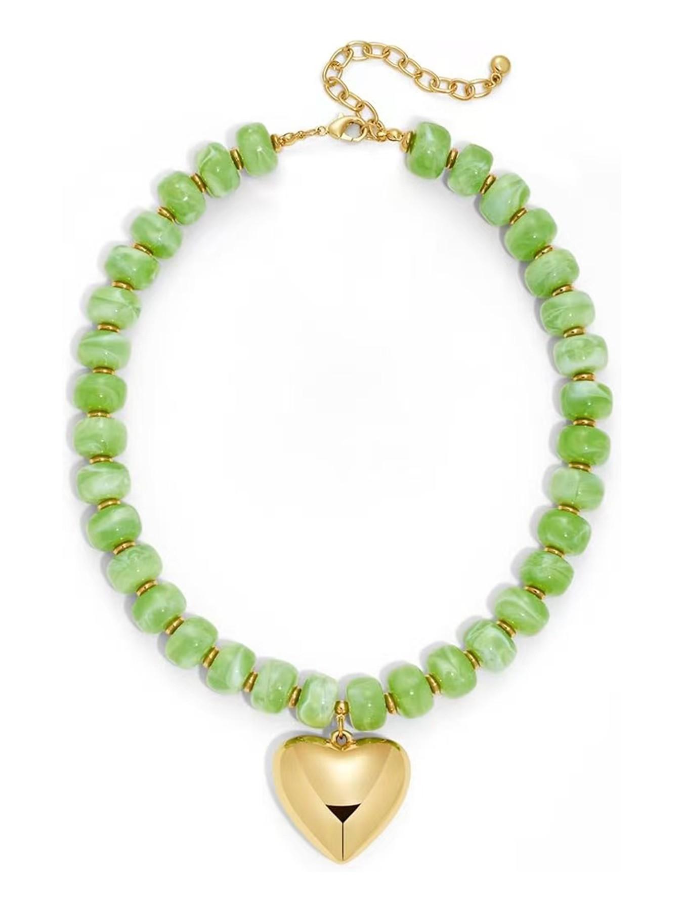 Gold Heart Pendant Necklaces for Women Colorful Acrylic Resin Beaded Choker Necklace Fashion Chunky Statement Beaded Heart Necklace