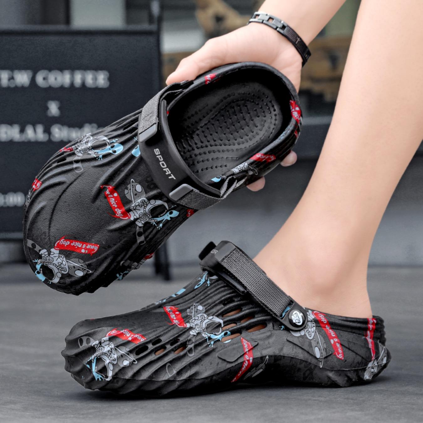 Men's Cave Shoes 2026 New Summer Outdoor Beach Shoes Sports Baotou Slippers Soft Sole Comfortable Wade Sandals