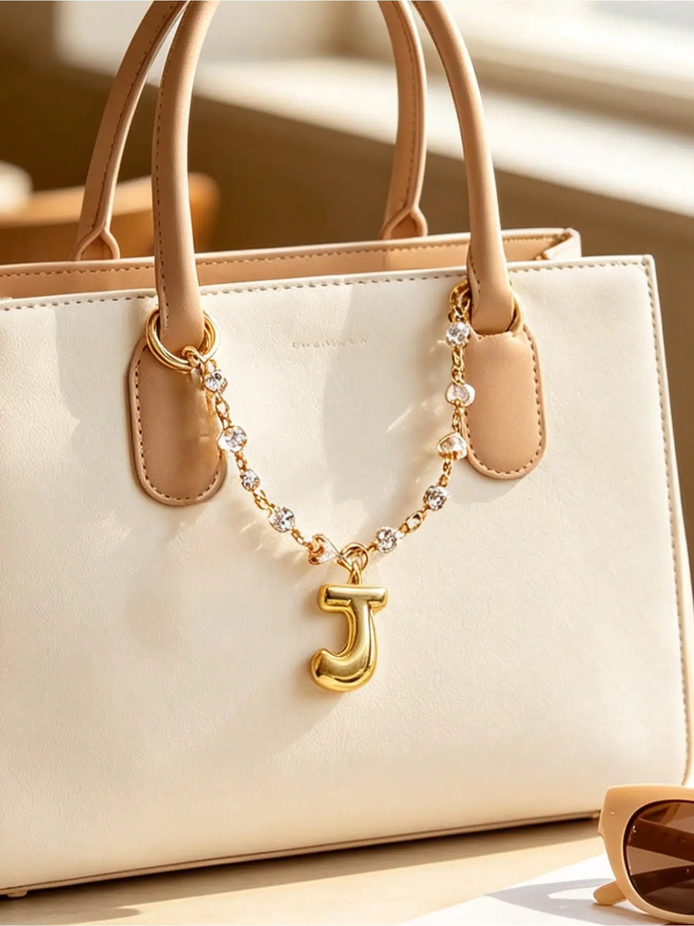 Gold letter A-Z pendants, for bags, hanging, keychains, charms, car steering wheel decorations, car accessories, stylish, delicate and elegant, bag charms, niche packaging decorations, backpack decorations